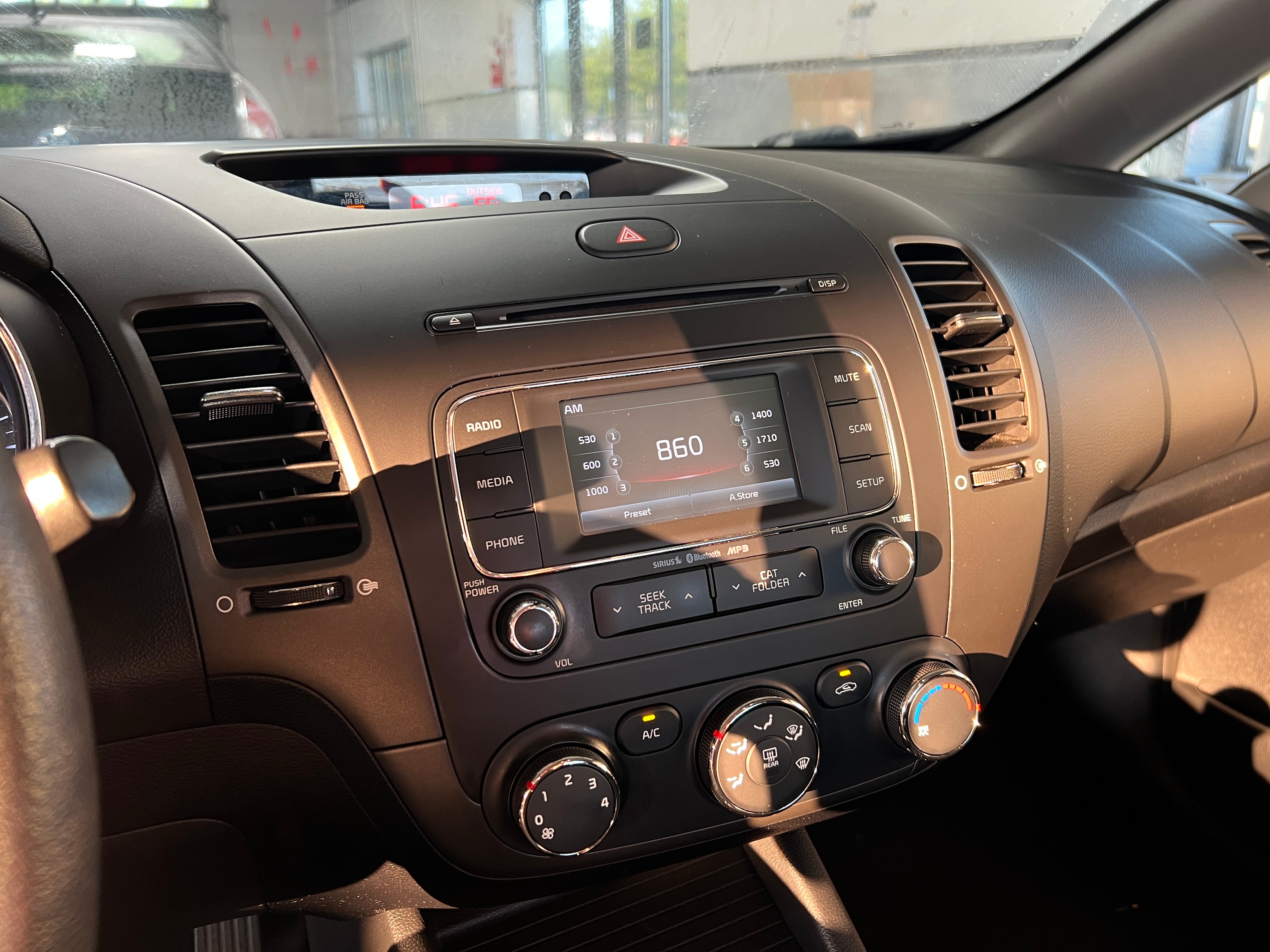 Thumbnail: 2016 Kia Forte - 4
