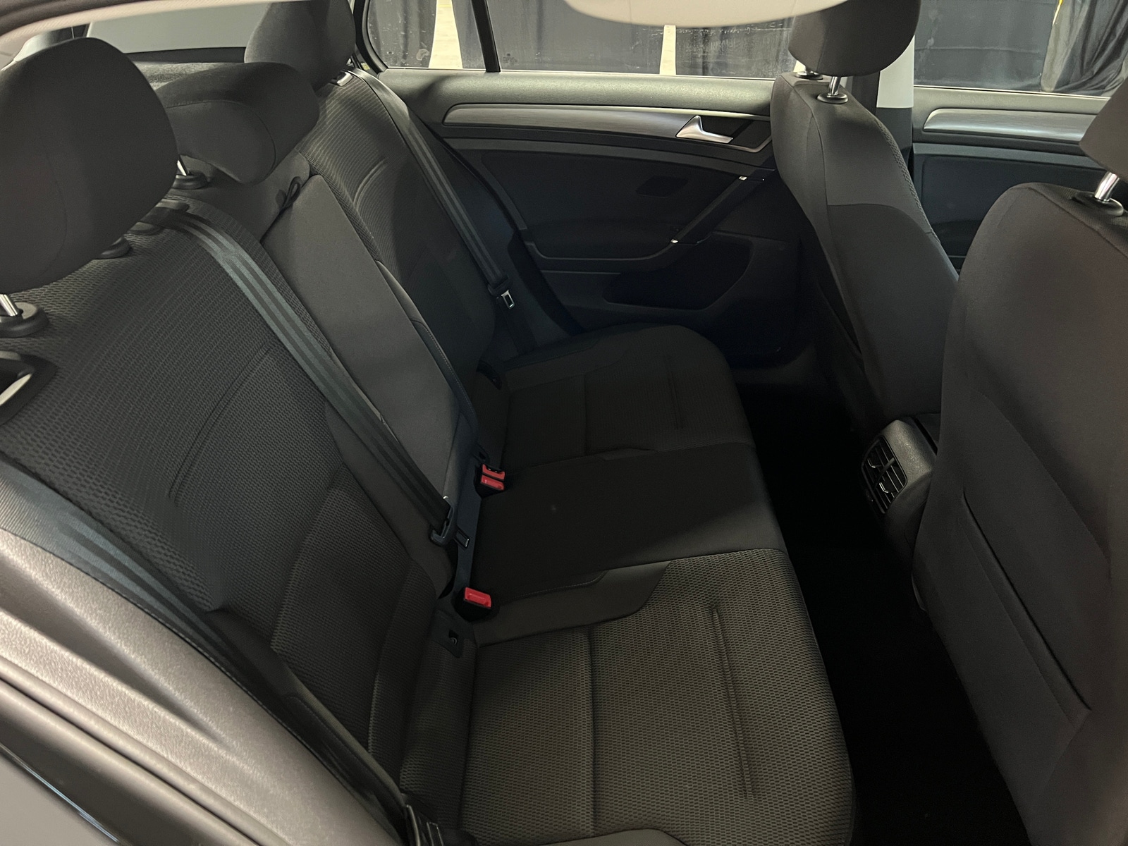 Thumbnail: 2019 Volkswagen e-Golf - 6