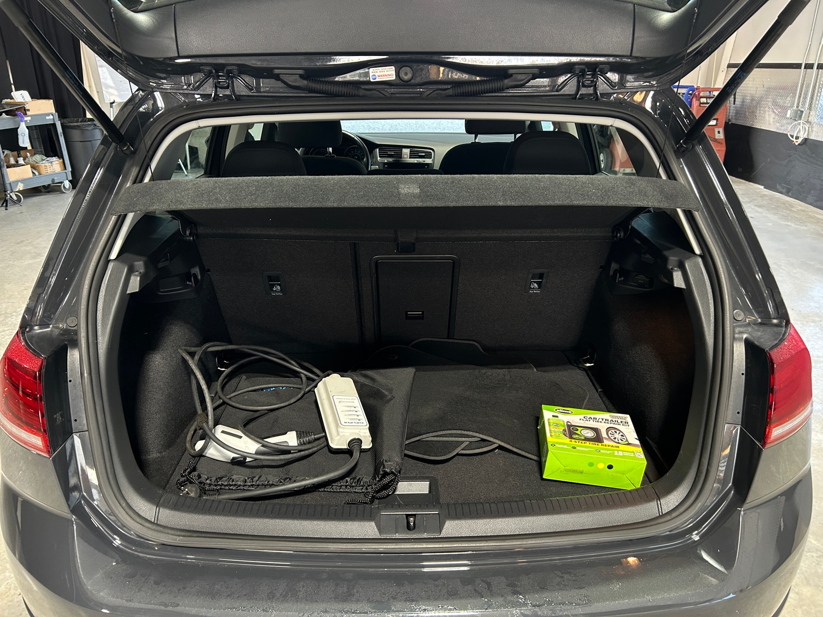Thumbnail: 2019 Volkswagen e-Golf - 7