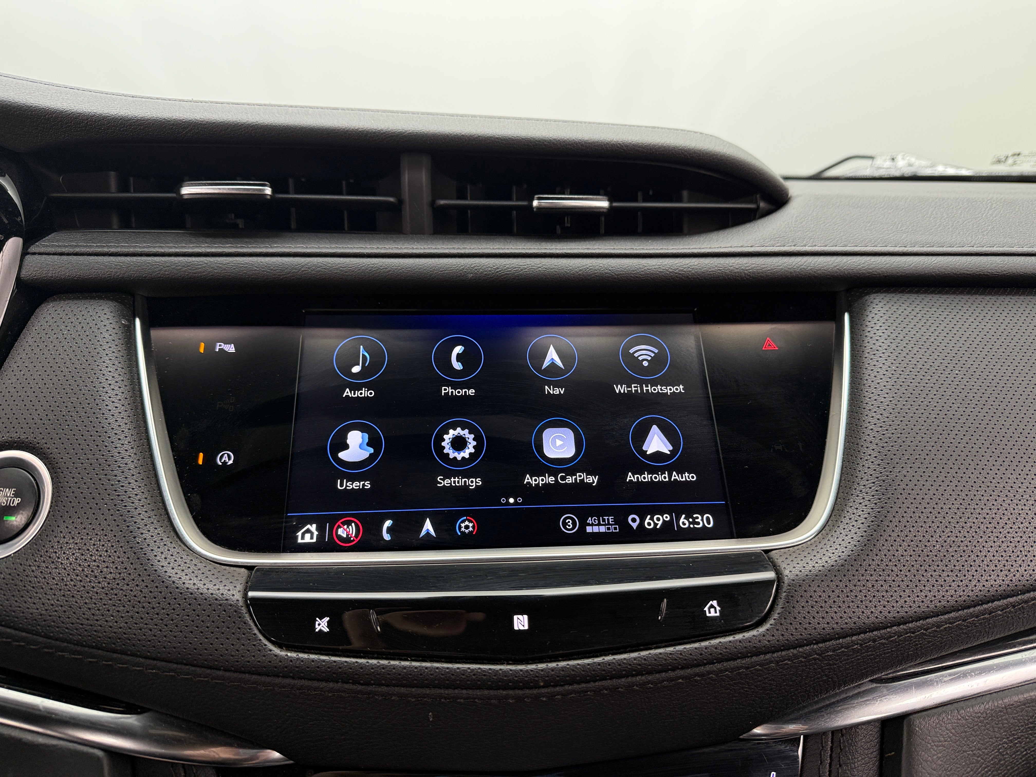 Thumbnail: 2020 Cadillac XT5 - 3