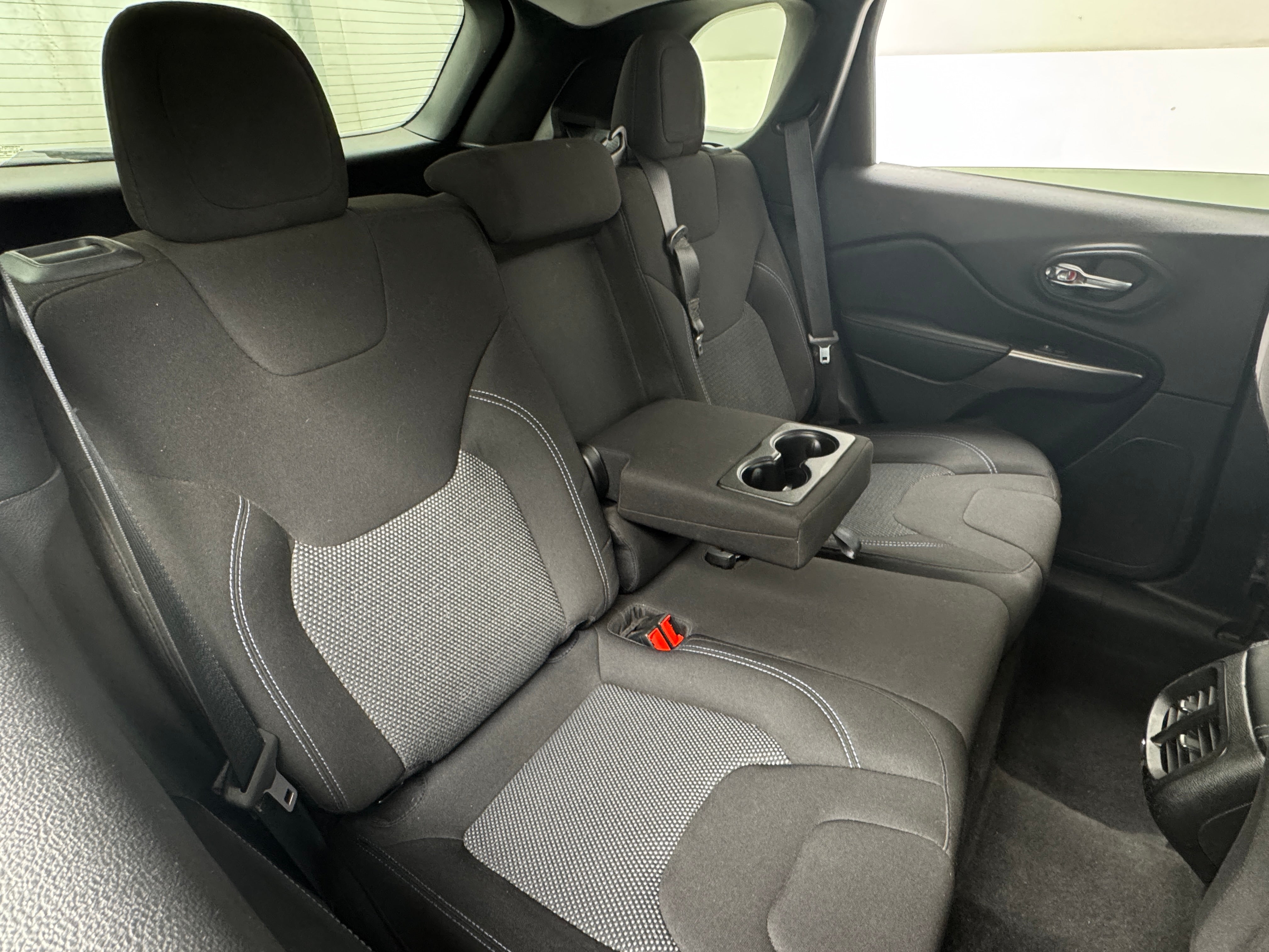 Thumbnail: 2021 Jeep Cherokee - 6