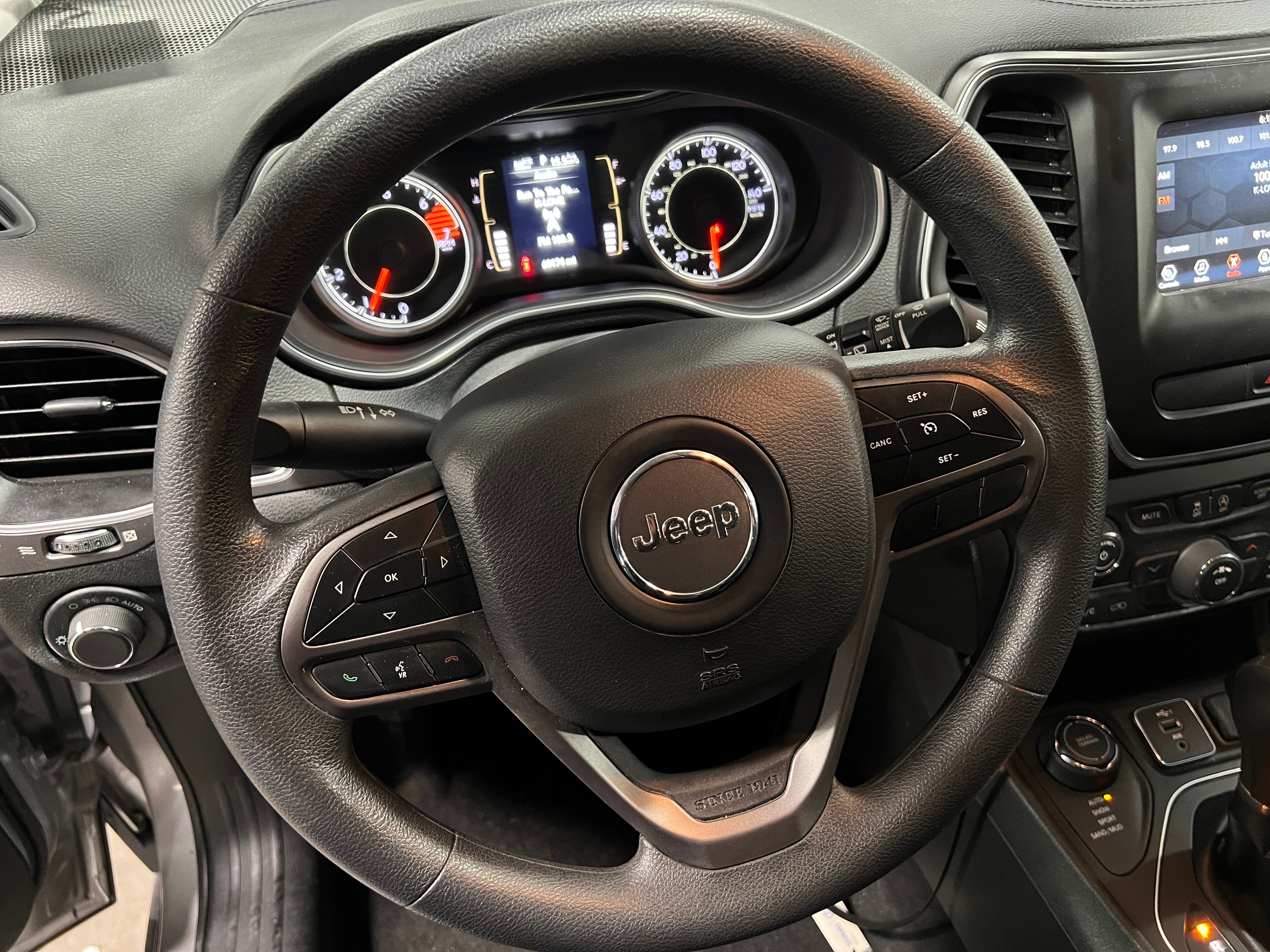 Thumbnail: 2021 Jeep Cherokee - 5