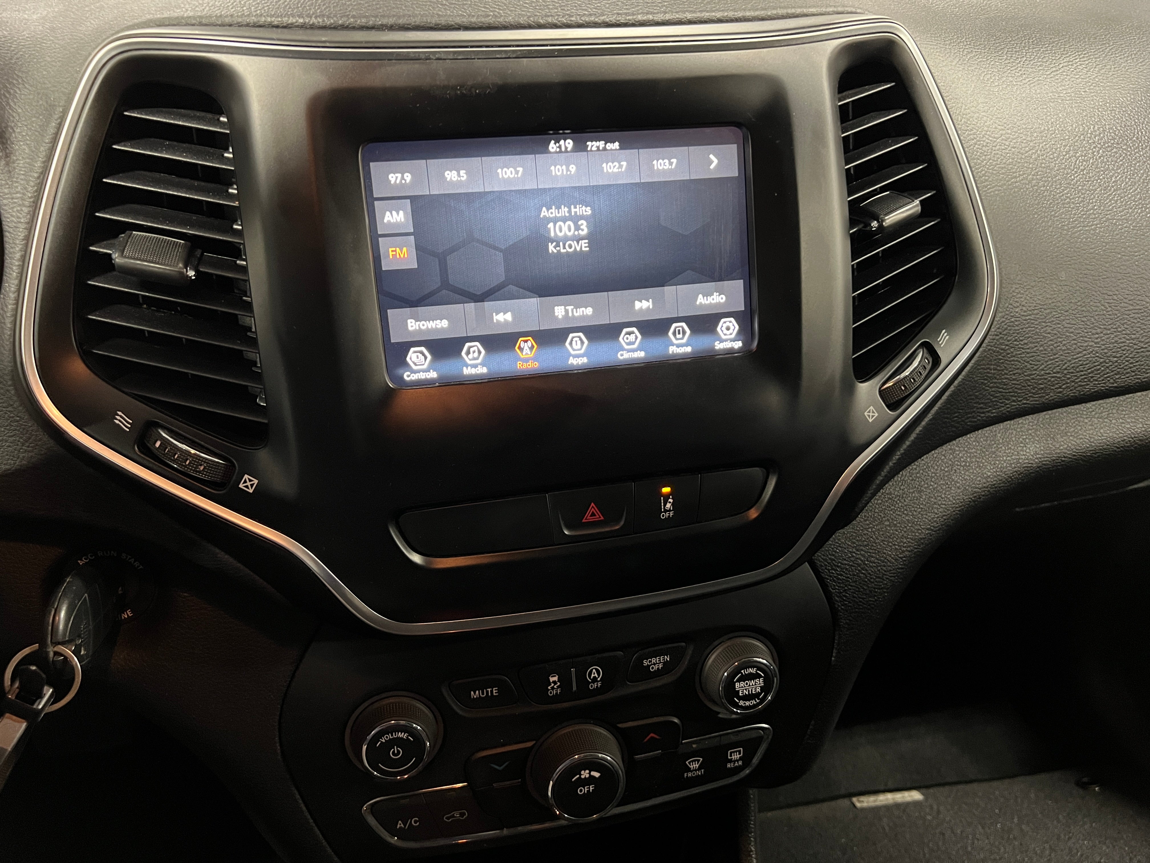 Thumbnail: 2021 Jeep Cherokee - 4