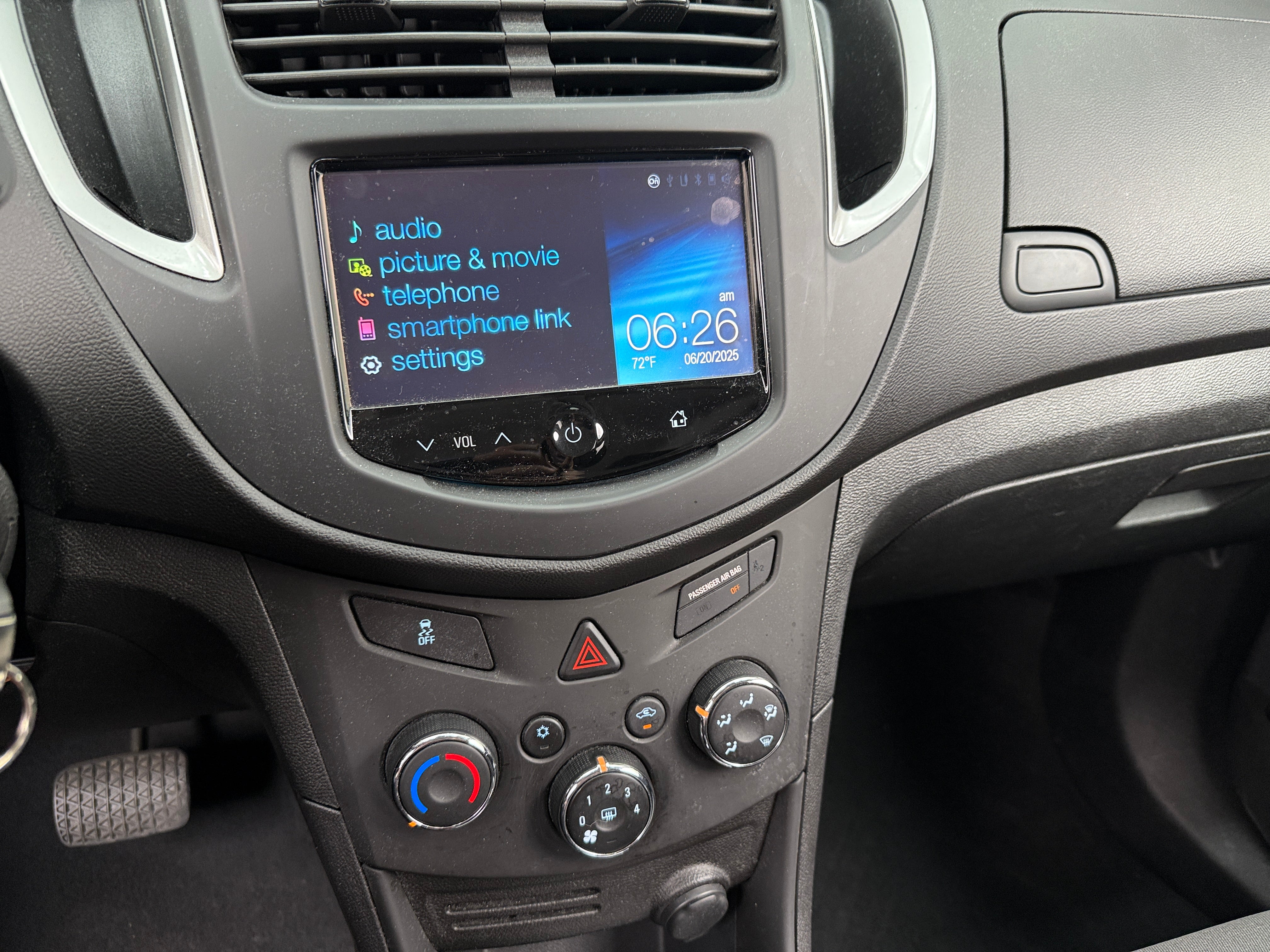 Thumbnail: 2016 Chevrolet Trax - 4