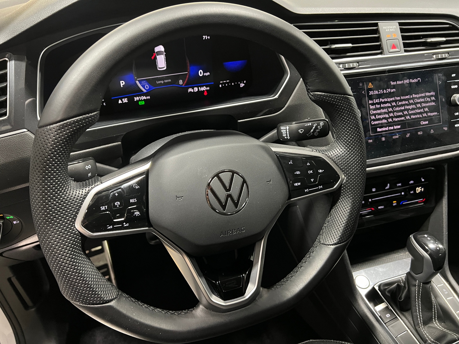 Thumbnail: 2023 Volkswagen Tiguan - 4