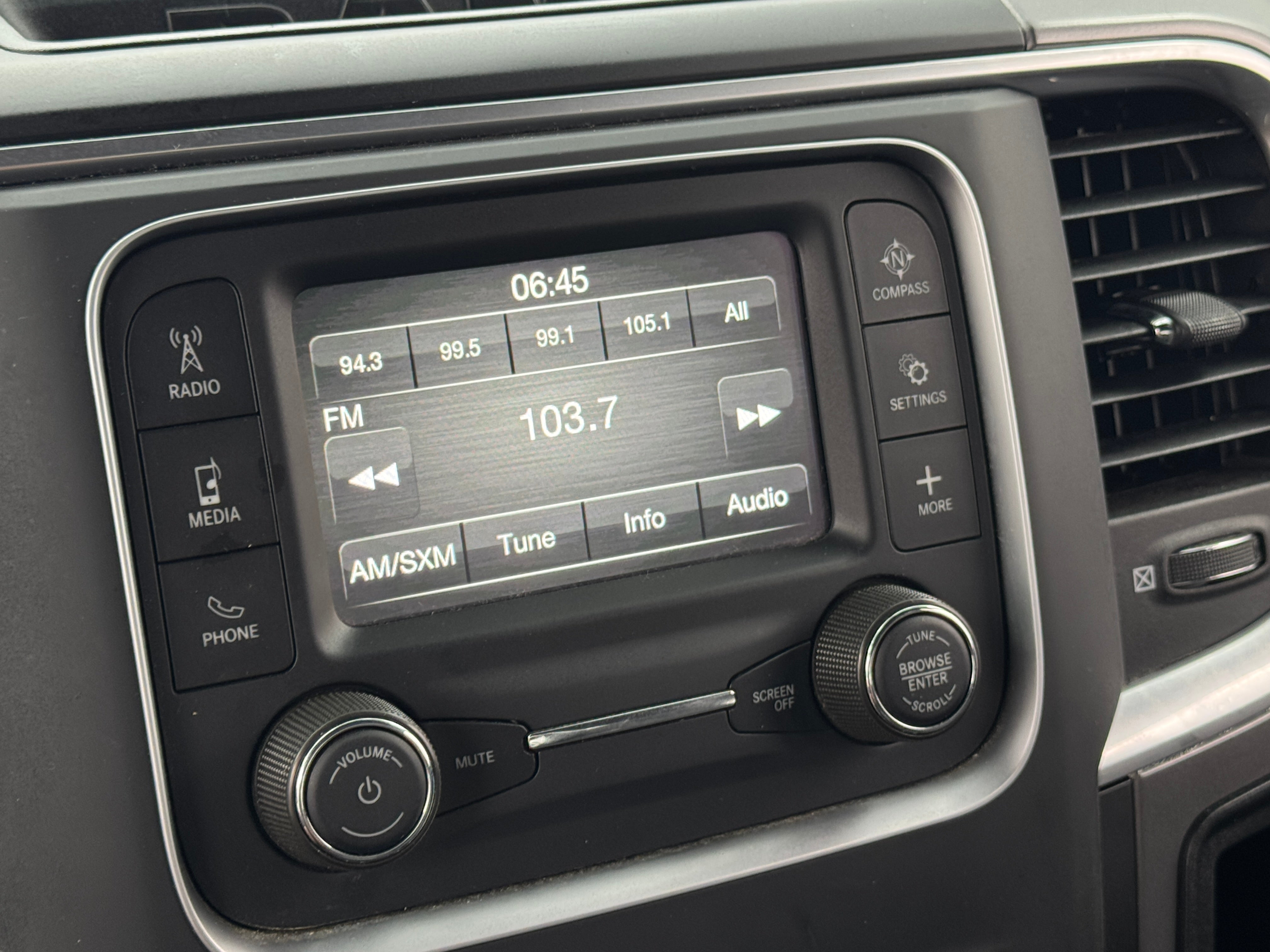 Thumbnail: 2024 RAM 1500 Classic - 4