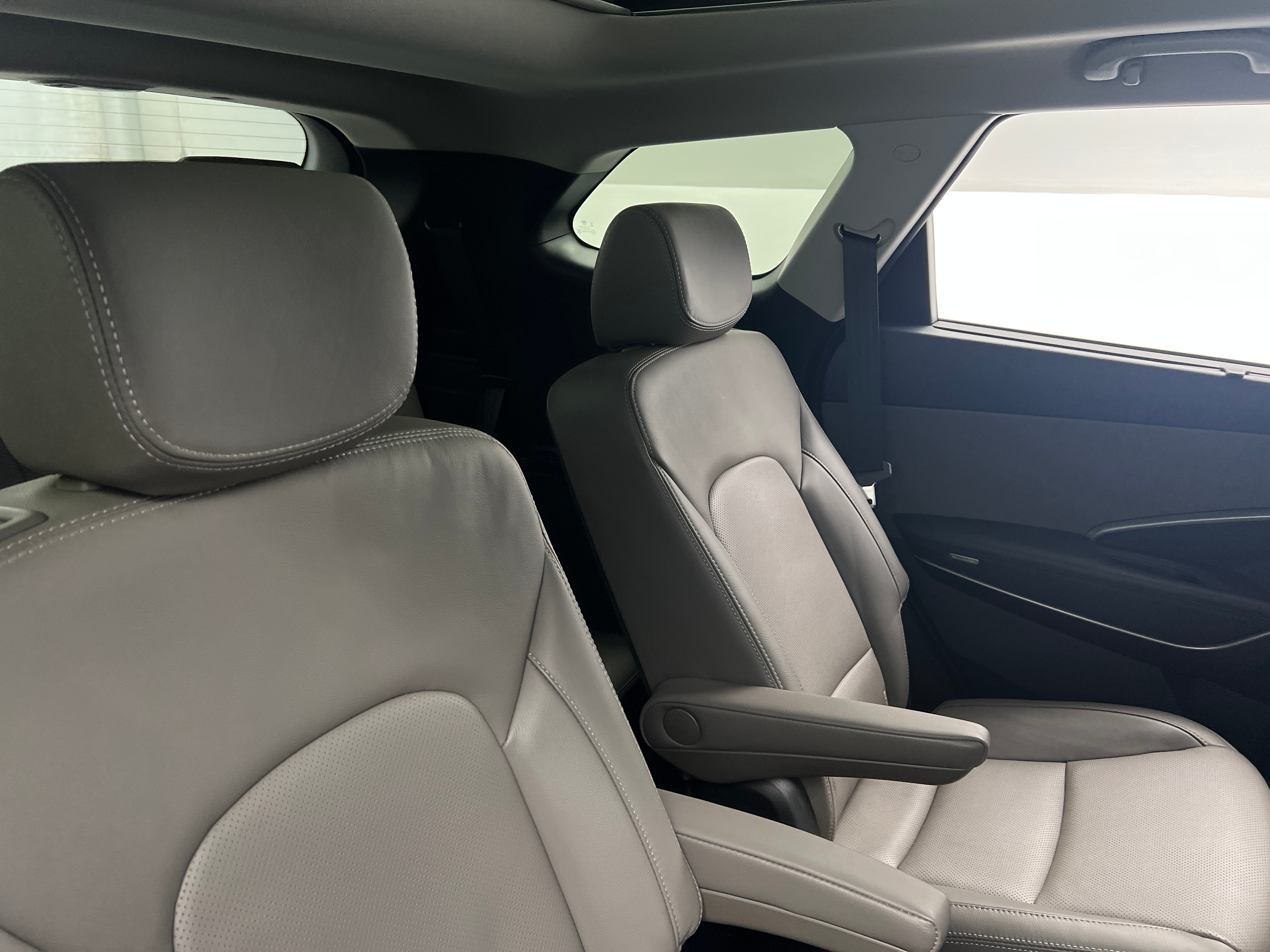 Thumbnail: 2017 Hyundai Santa Fe - 5