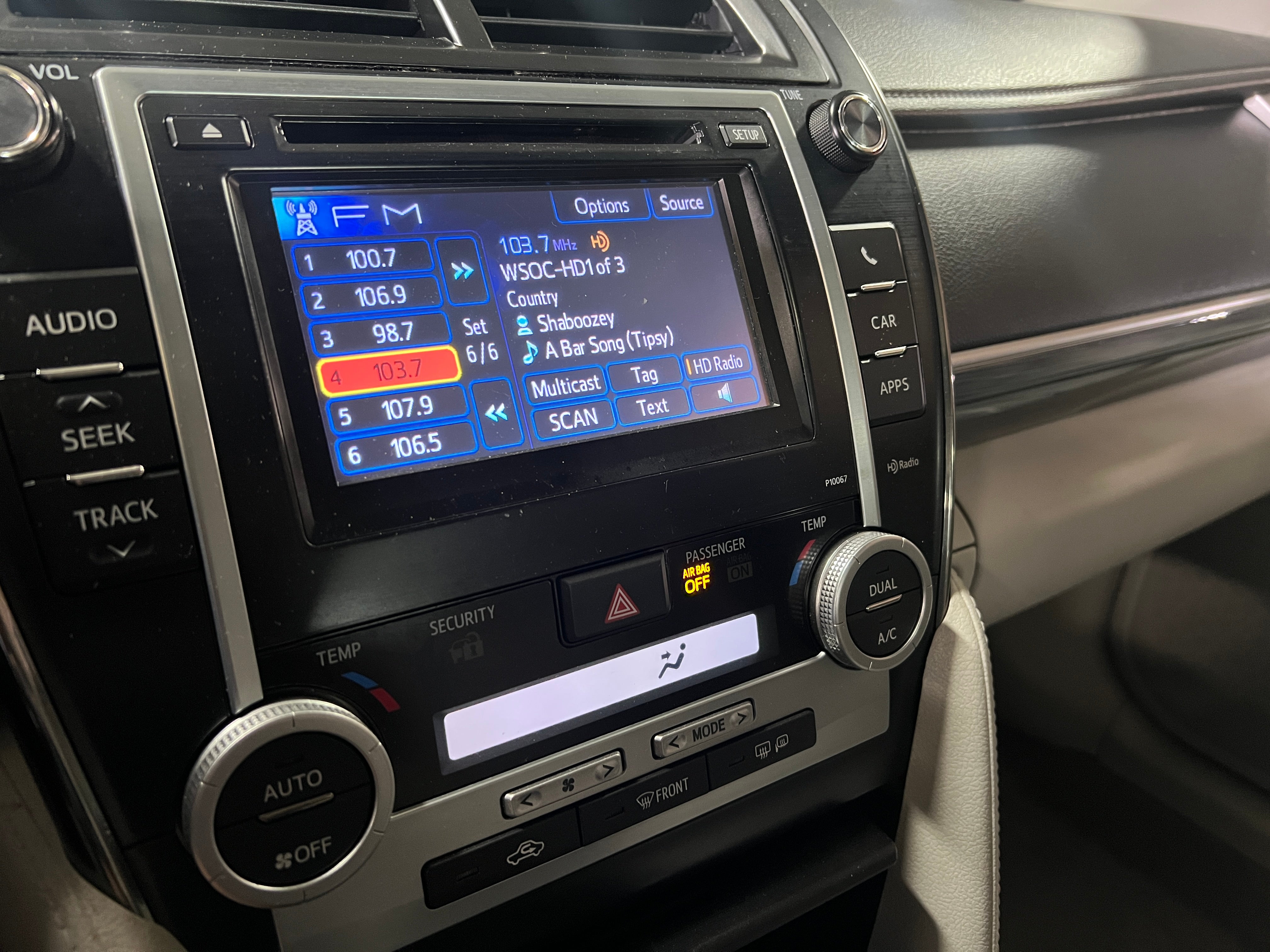 Thumbnail: 2012 Toyota Camry - 4