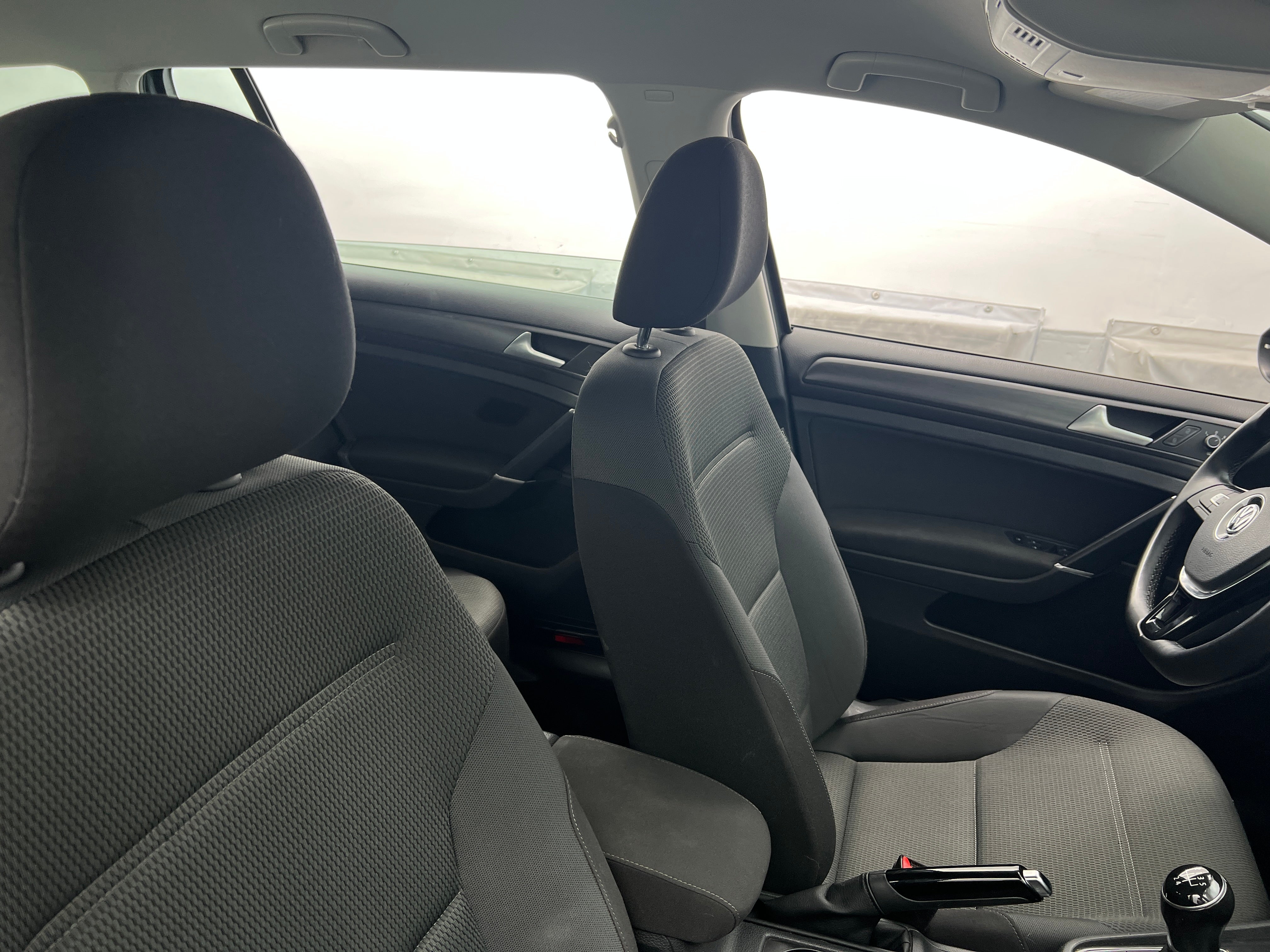 Thumbnail: 2018 Volkswagen e-Golf - 2