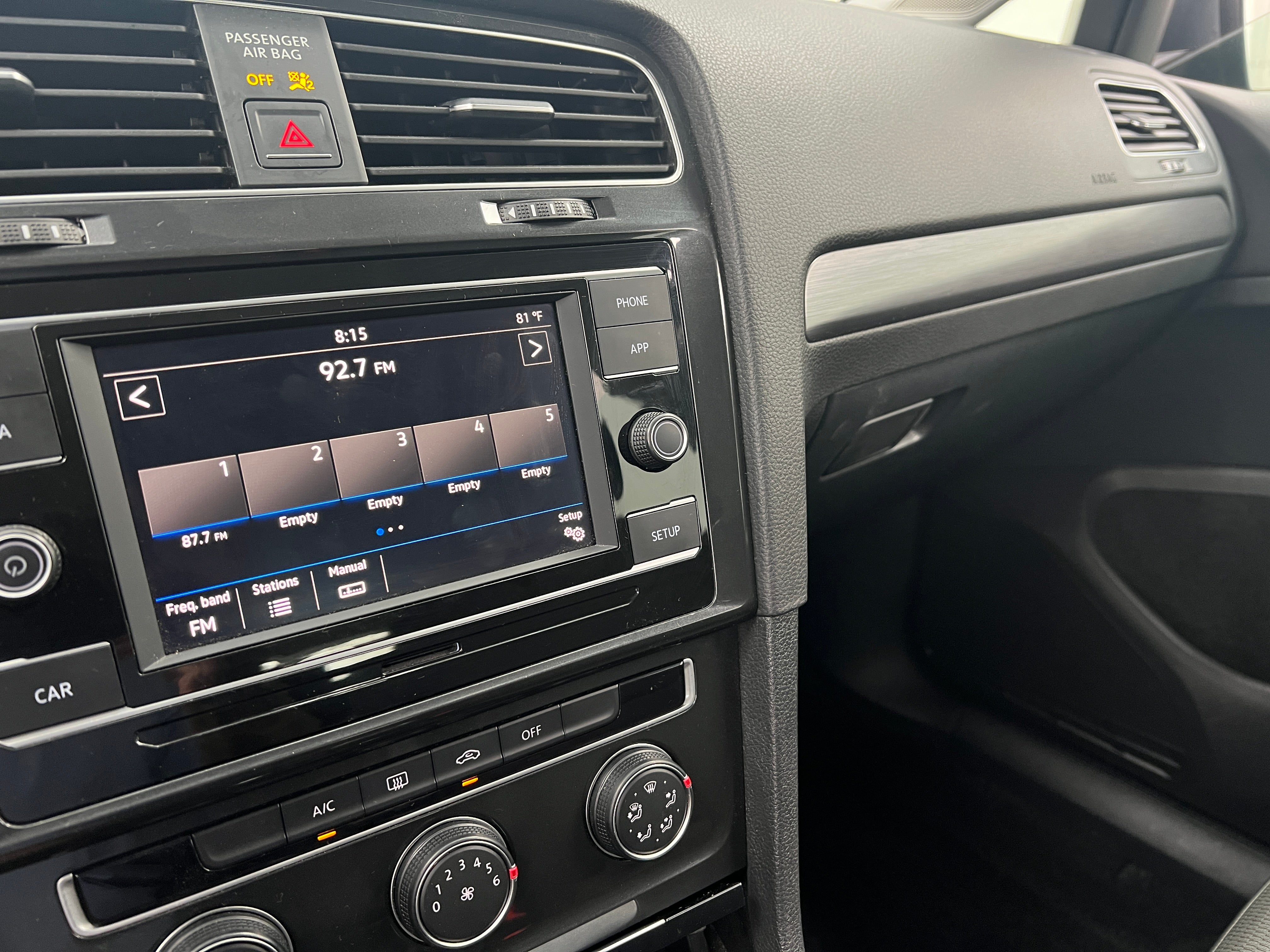 Thumbnail: 2018 Volkswagen e-Golf - 4