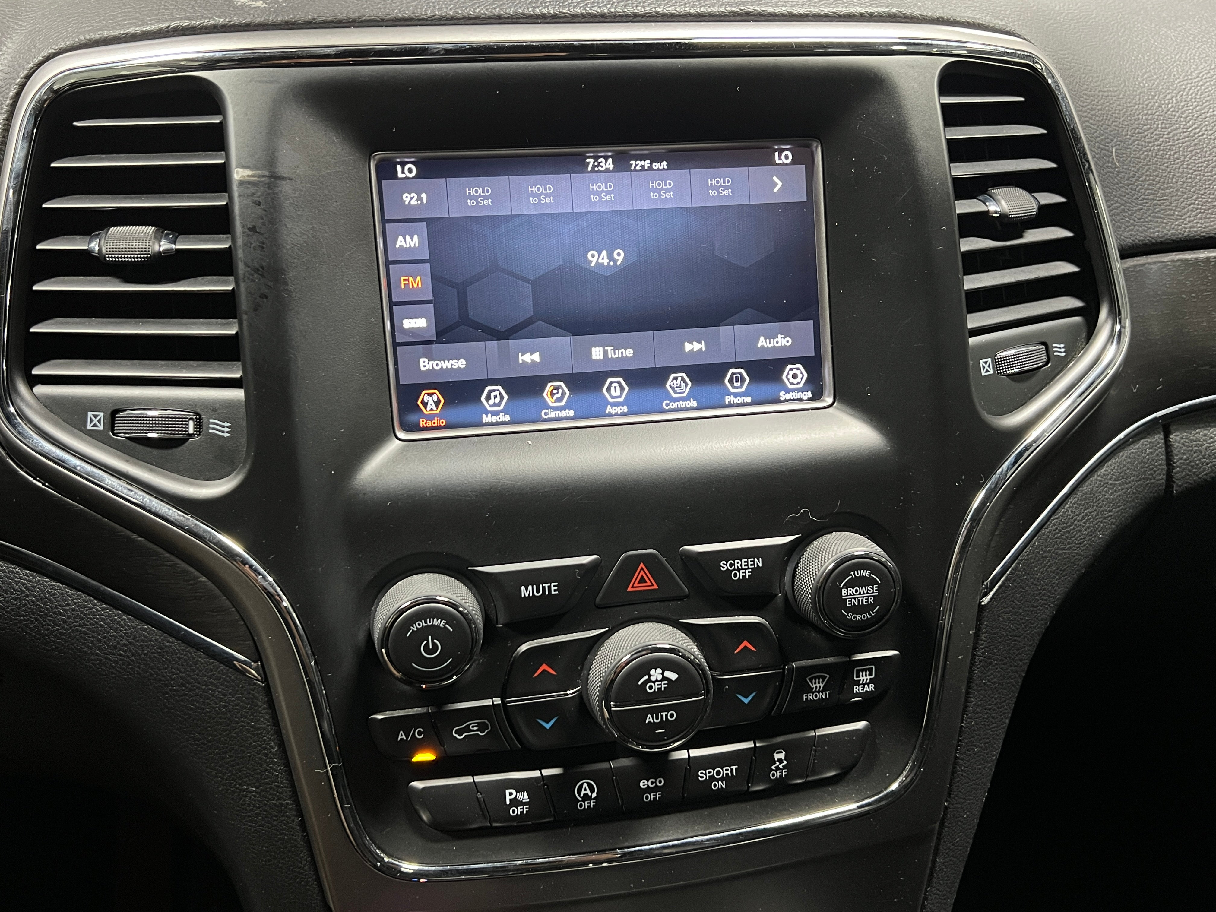 Thumbnail: 2018 Jeep Grand Cherokee - 3