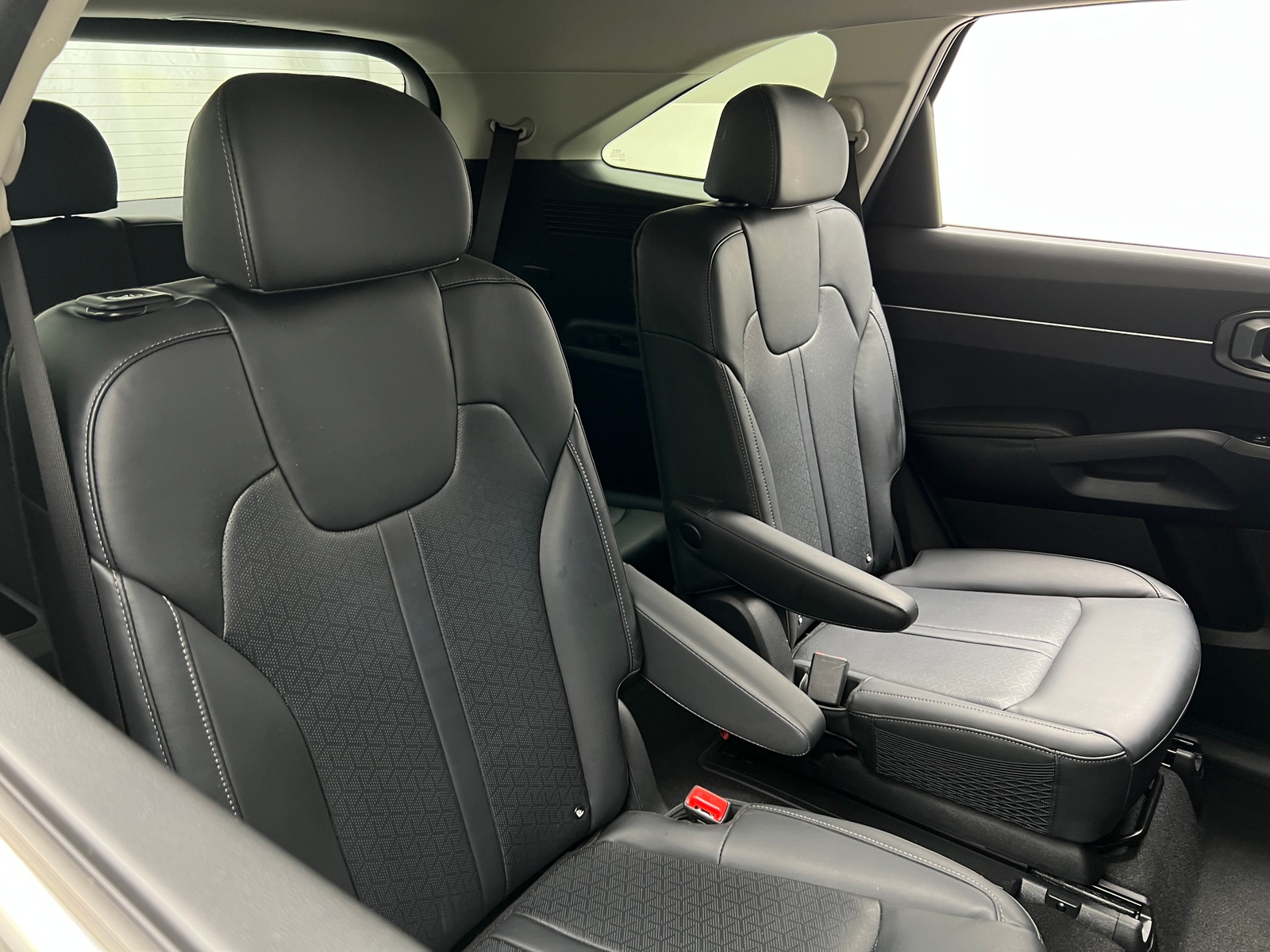 Thumbnail: 2023 Kia Sorento - 5