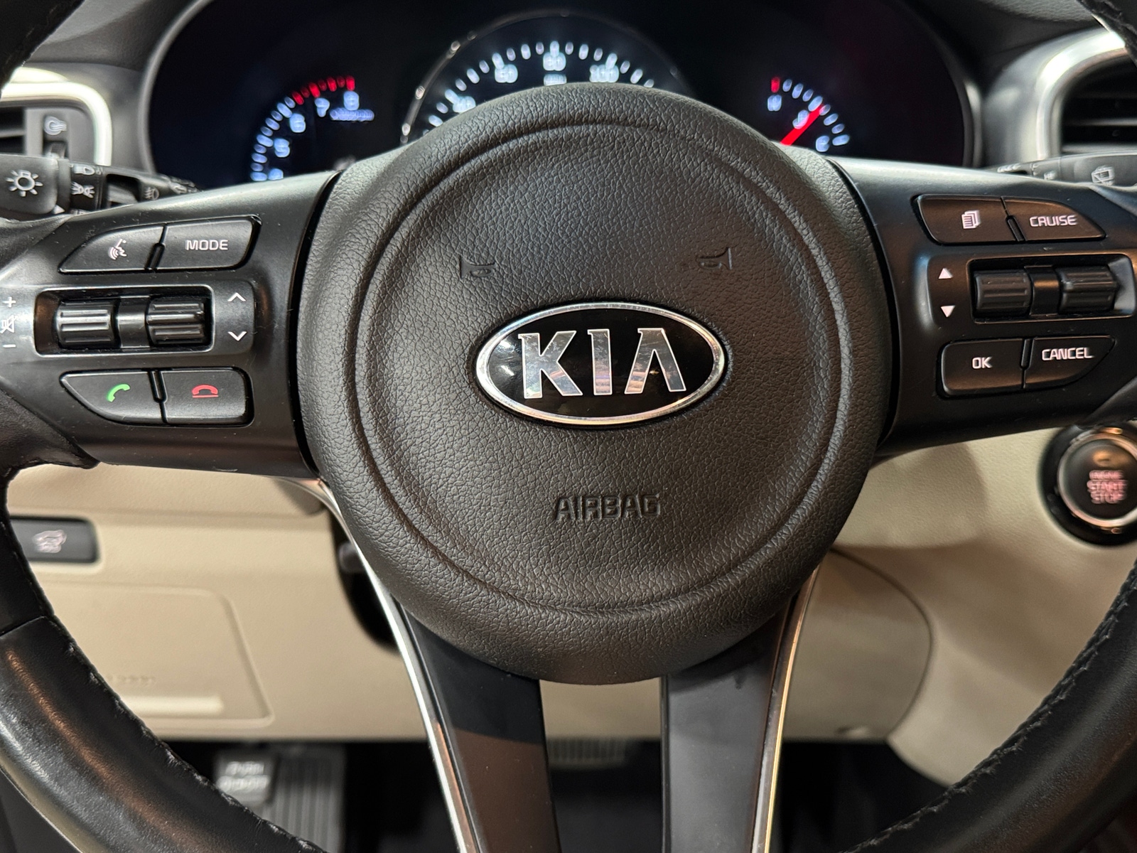 Thumbnail: 2018 Kia Sorento - 4