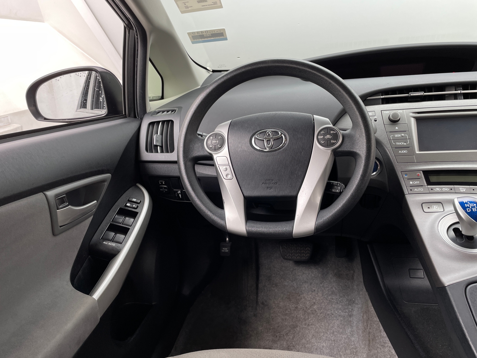 Thumbnail: 2015 Toyota Prius - 5