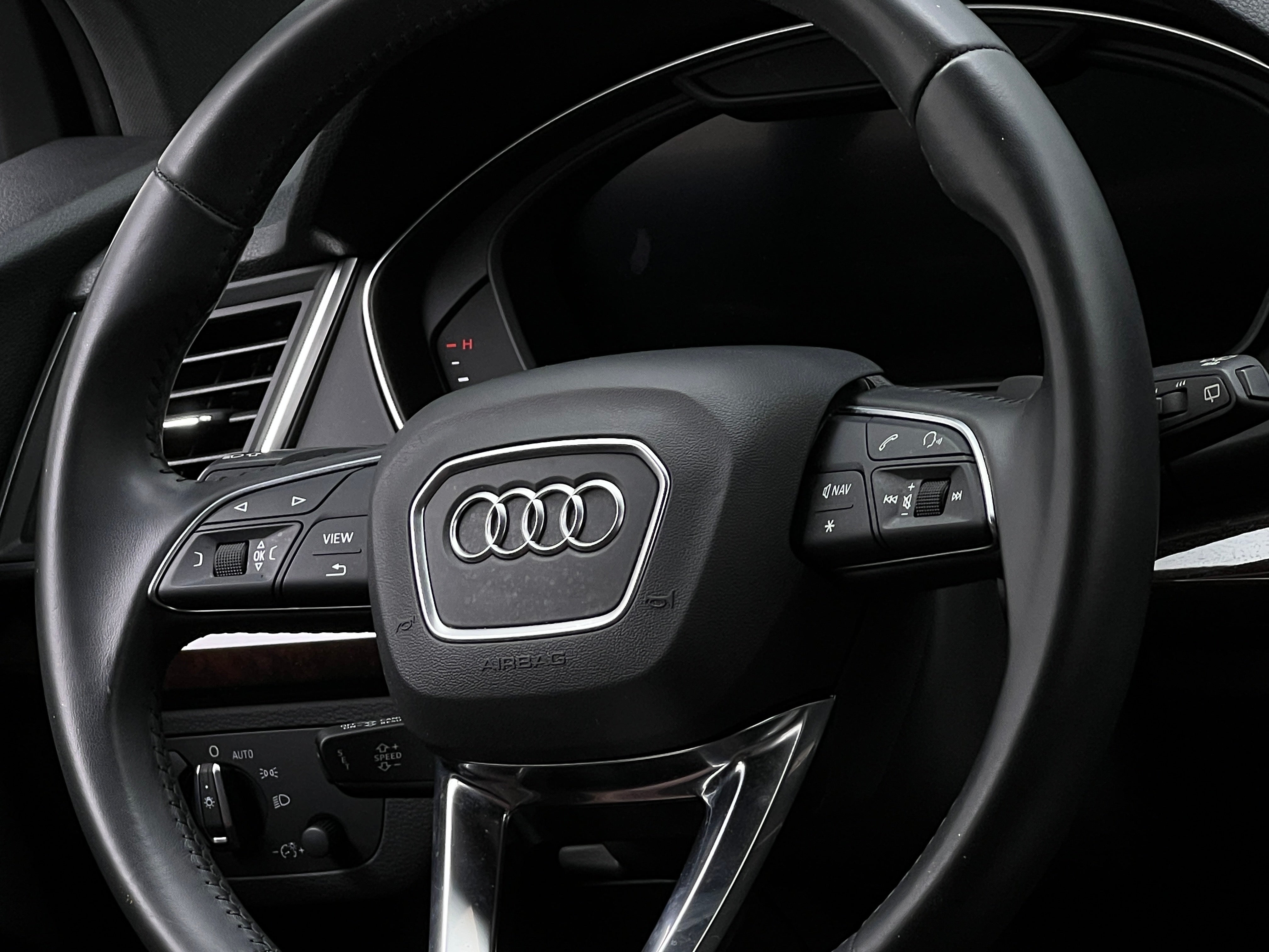 Thumbnail: 2020 Audi Q5 - 4