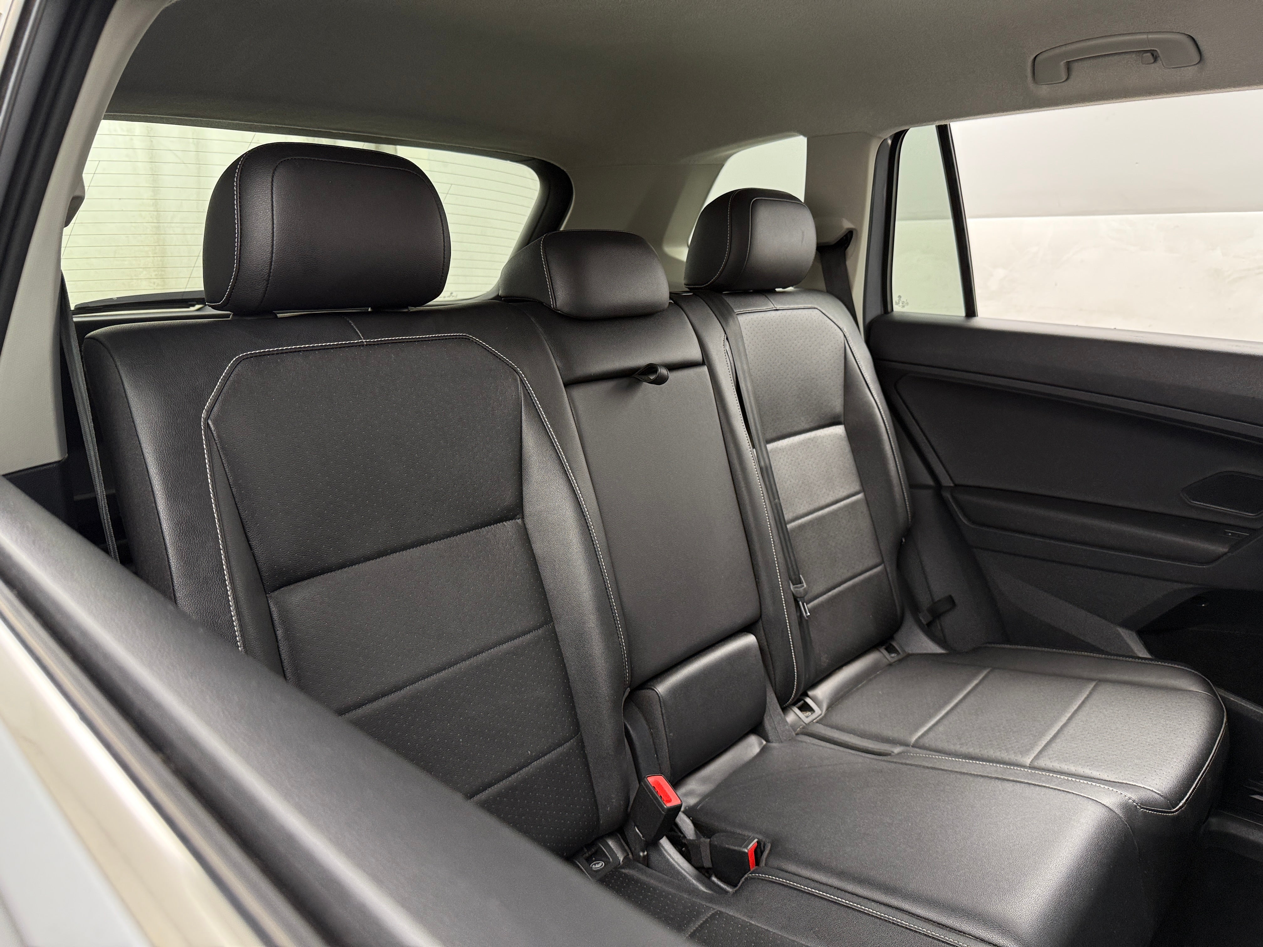 Thumbnail: 2021 Volkswagen Tiguan - 5