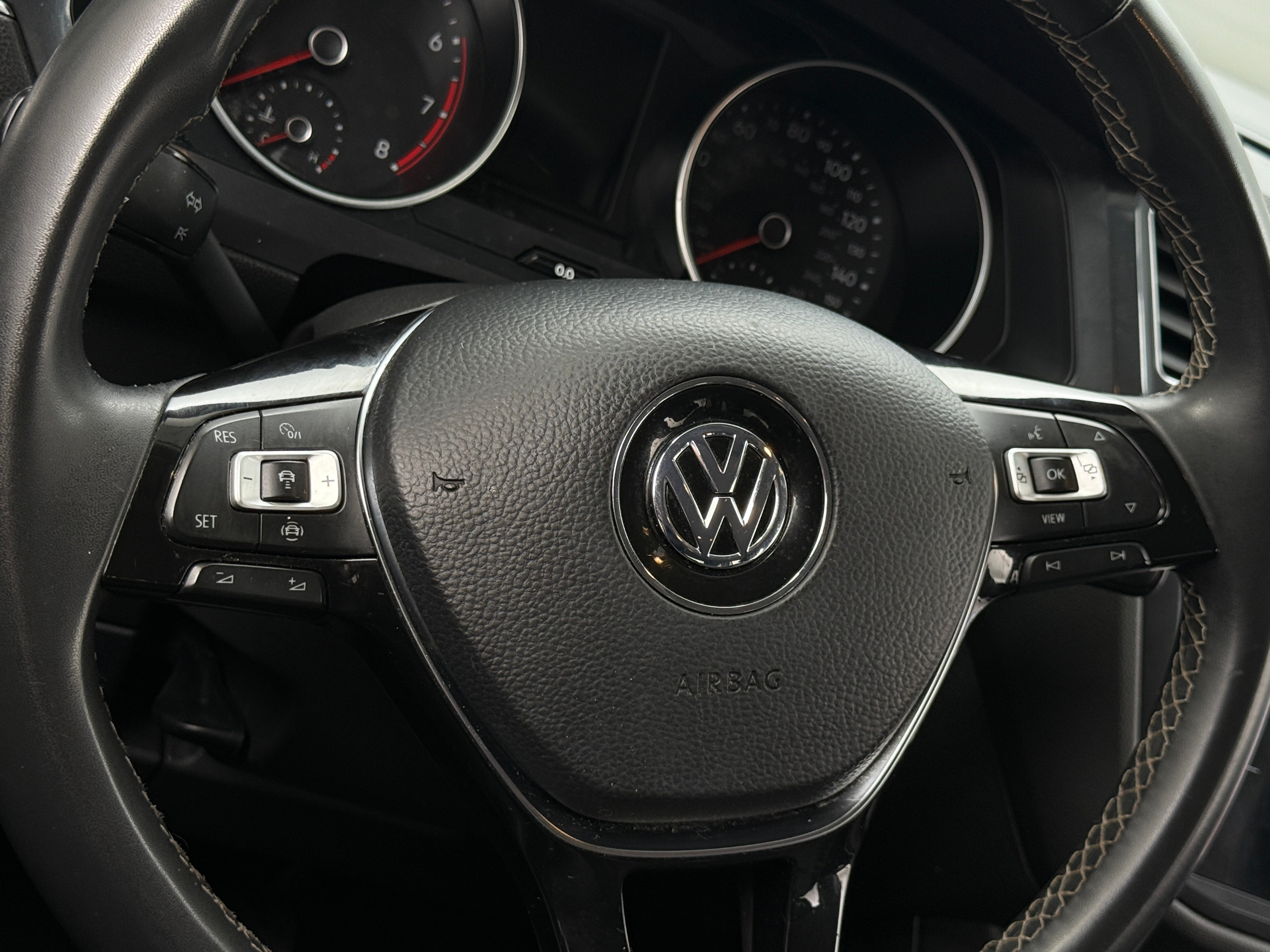 Thumbnail: 2021 Volkswagen Tiguan - 4
