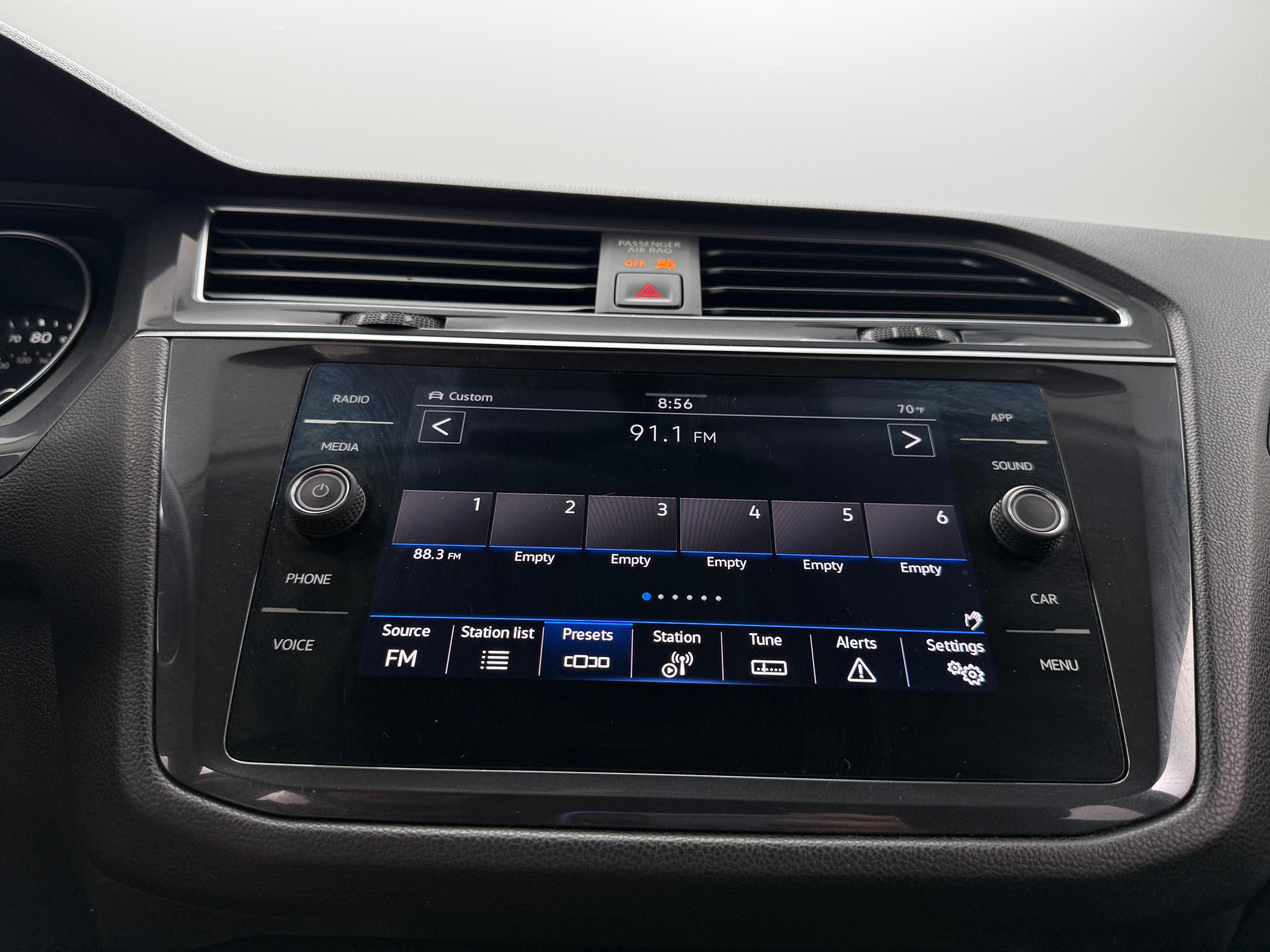 Thumbnail: 2021 Volkswagen Tiguan - 3