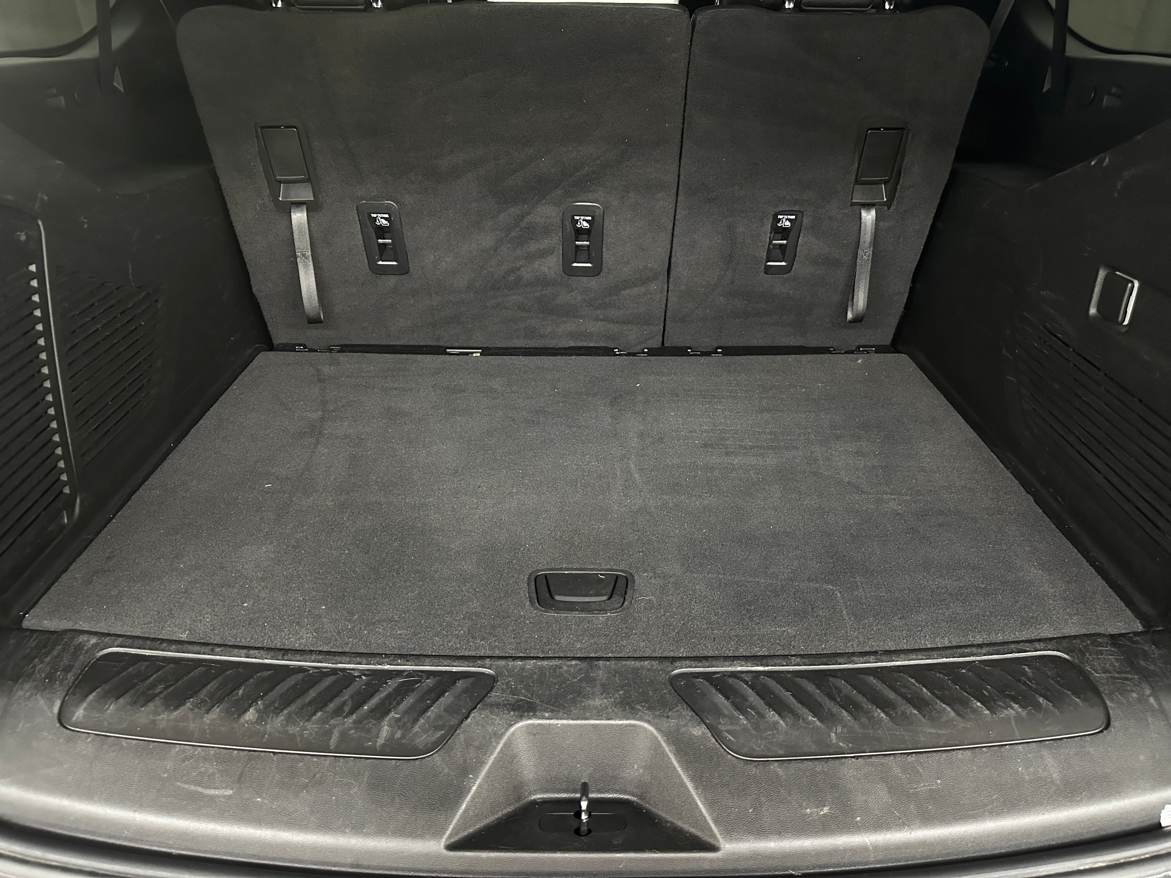 Thumbnail: 2022 Chevrolet Suburban - 6