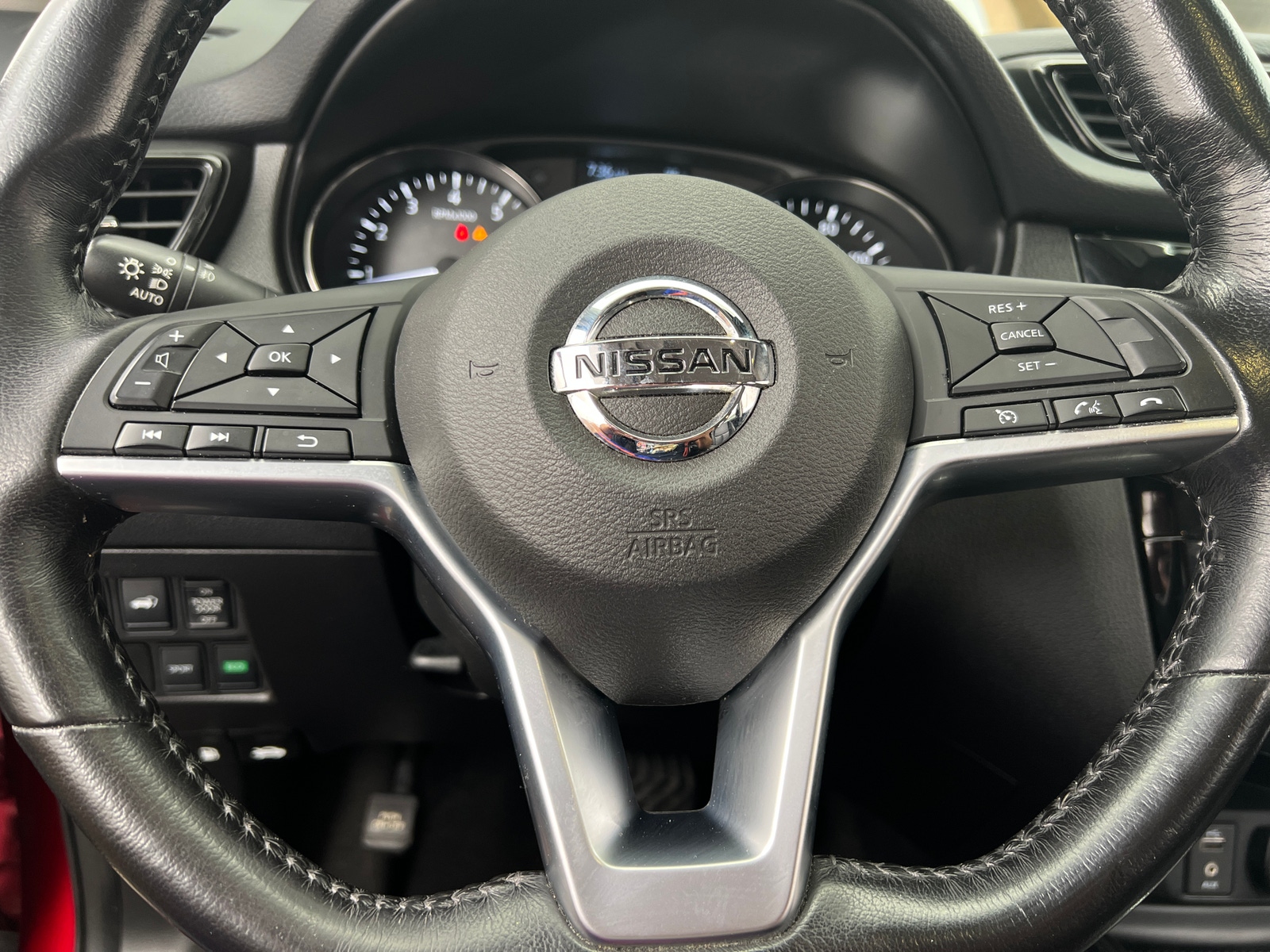 Thumbnail: 2017 Nissan Rogue - 4