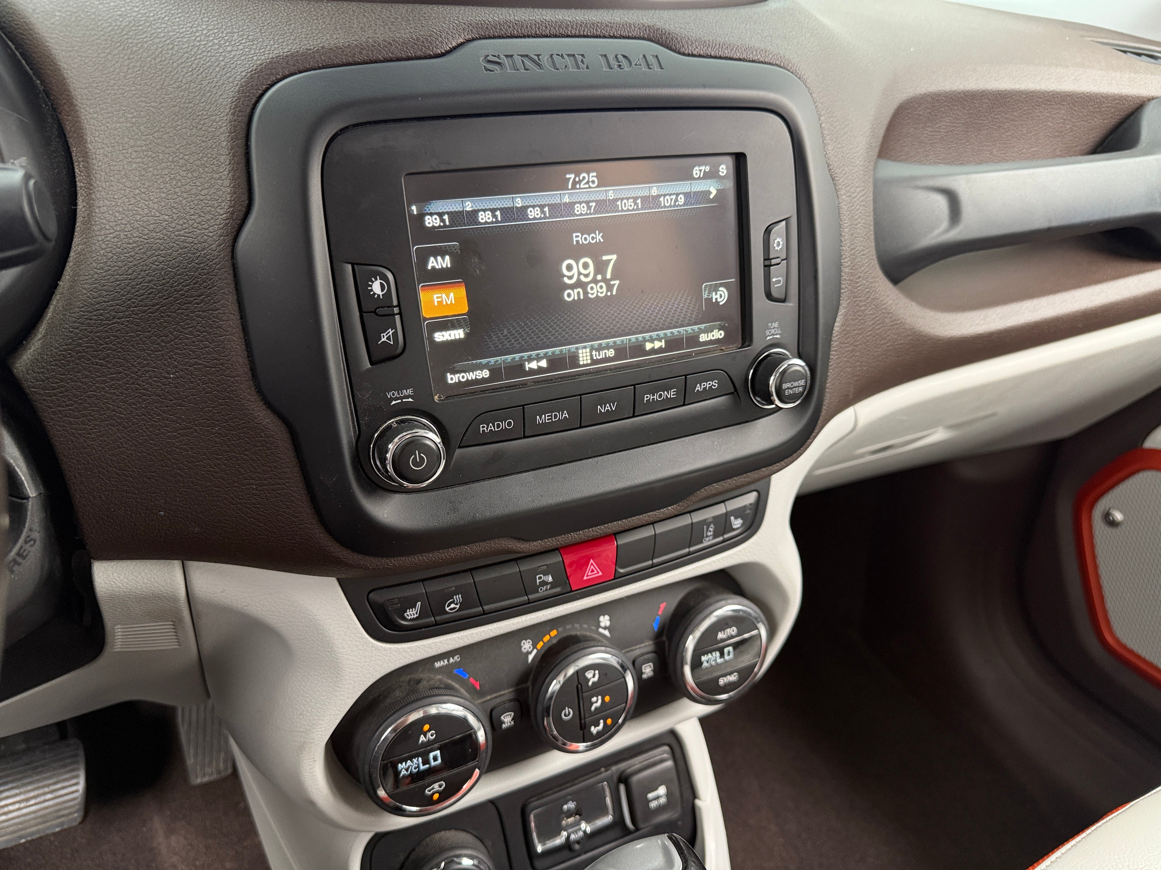 Thumbnail: 2016 Jeep Renegade - 3