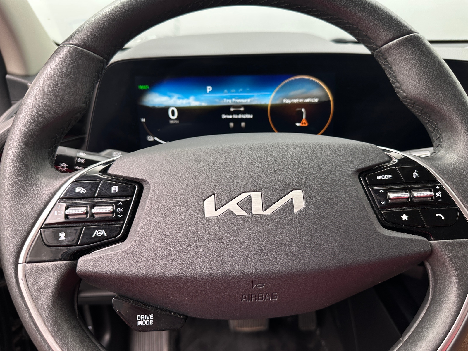 Thumbnail: 2024 Kia Niro - 4