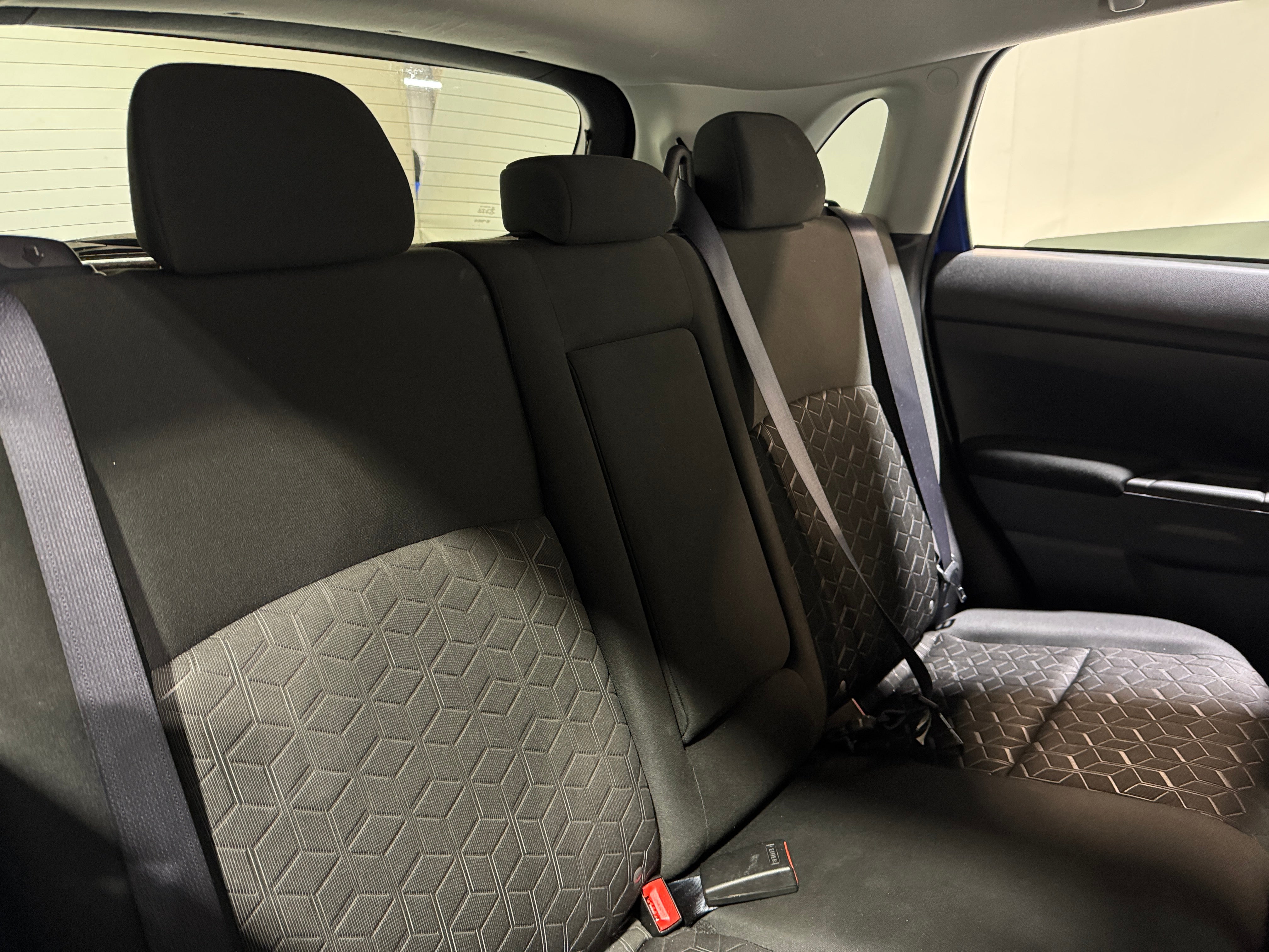Thumbnail: 2023 Mitsubishi Outlander Sport - 6