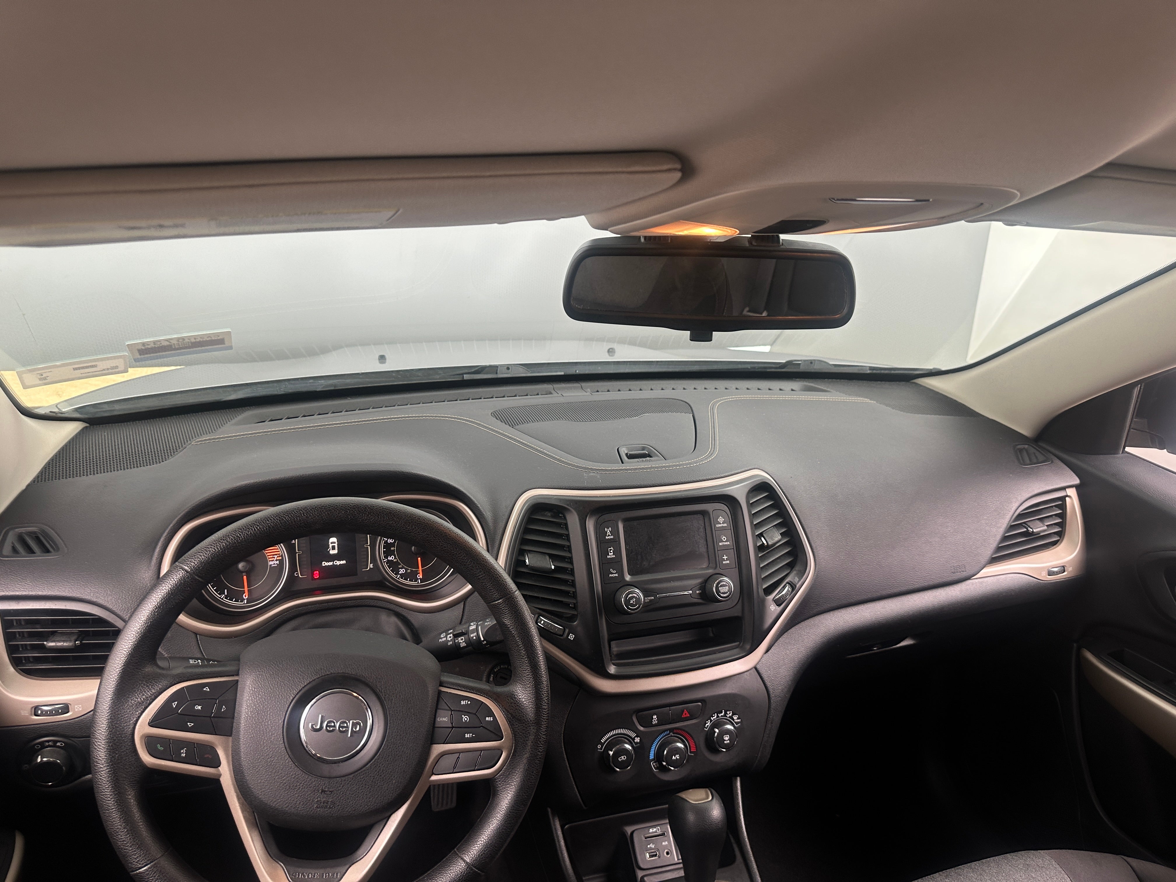 Thumbnail: 2017 Jeep Cherokee - 3