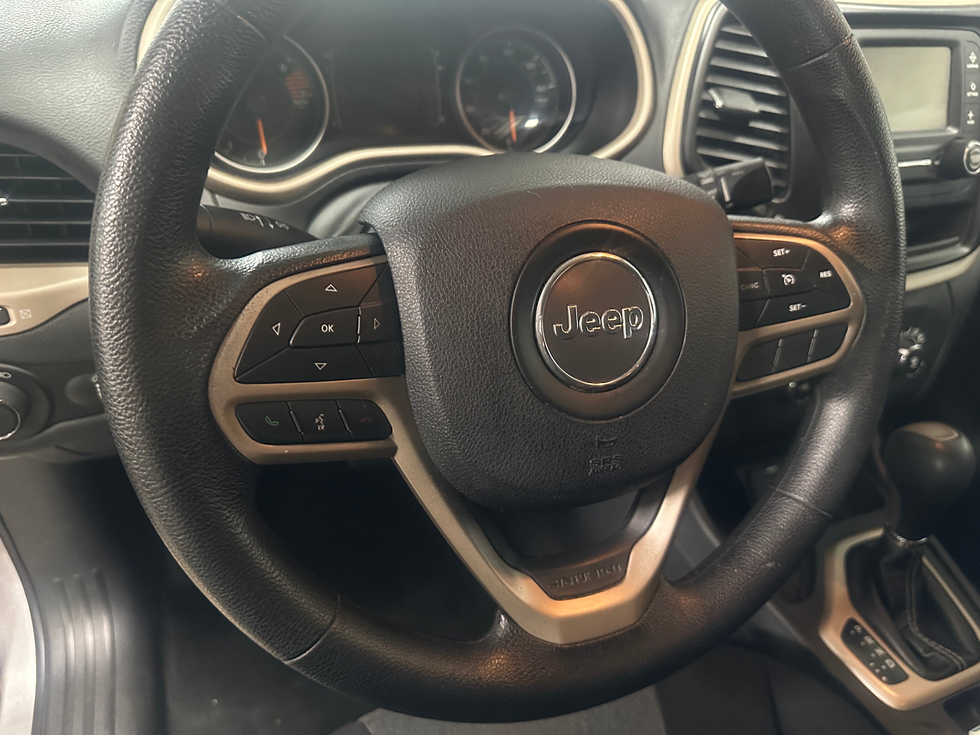 Thumbnail: 2017 Jeep Cherokee - 5