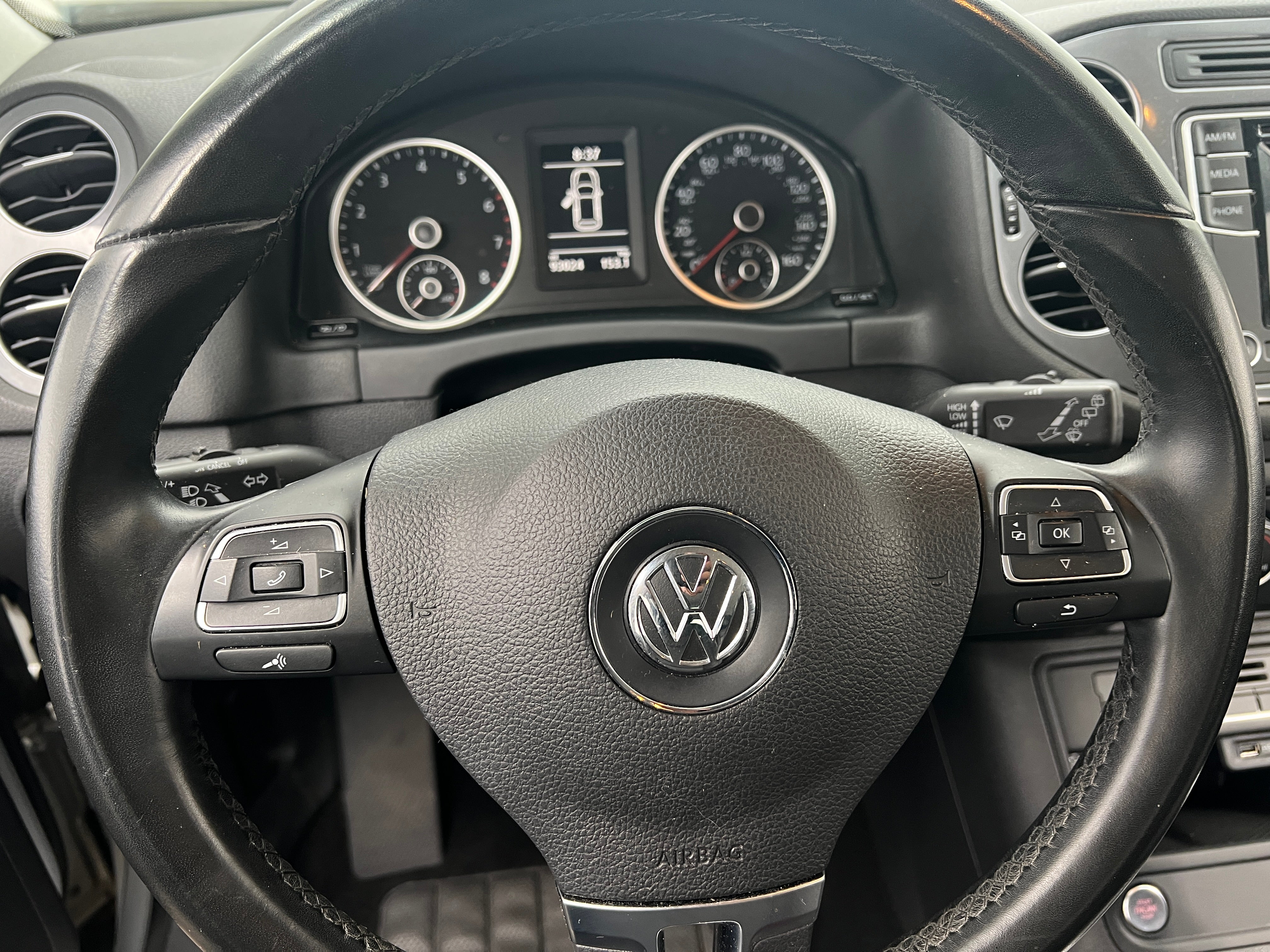 Thumbnail: 2016 Volkswagen Tiguan - 4