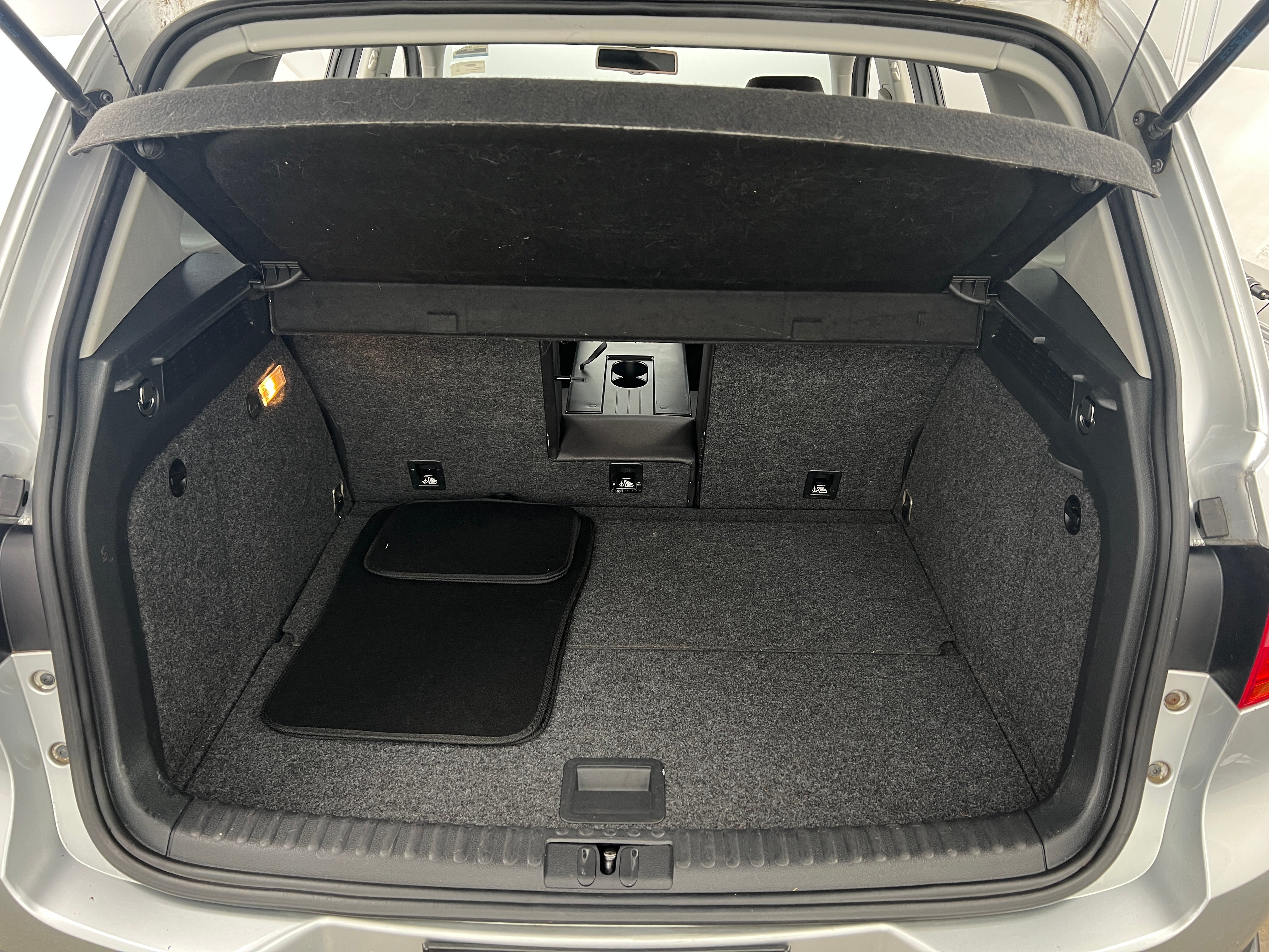 Thumbnail: 2016 Volkswagen Tiguan - 6
