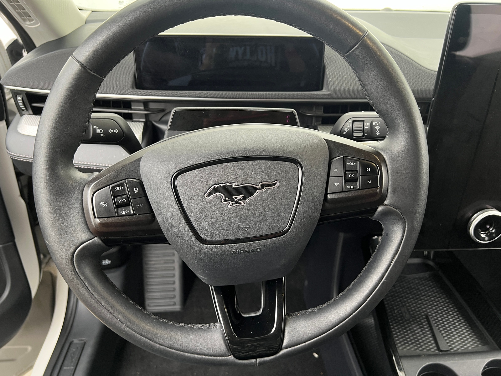Thumbnail: 2022 Ford Mustang Mach-E - 4