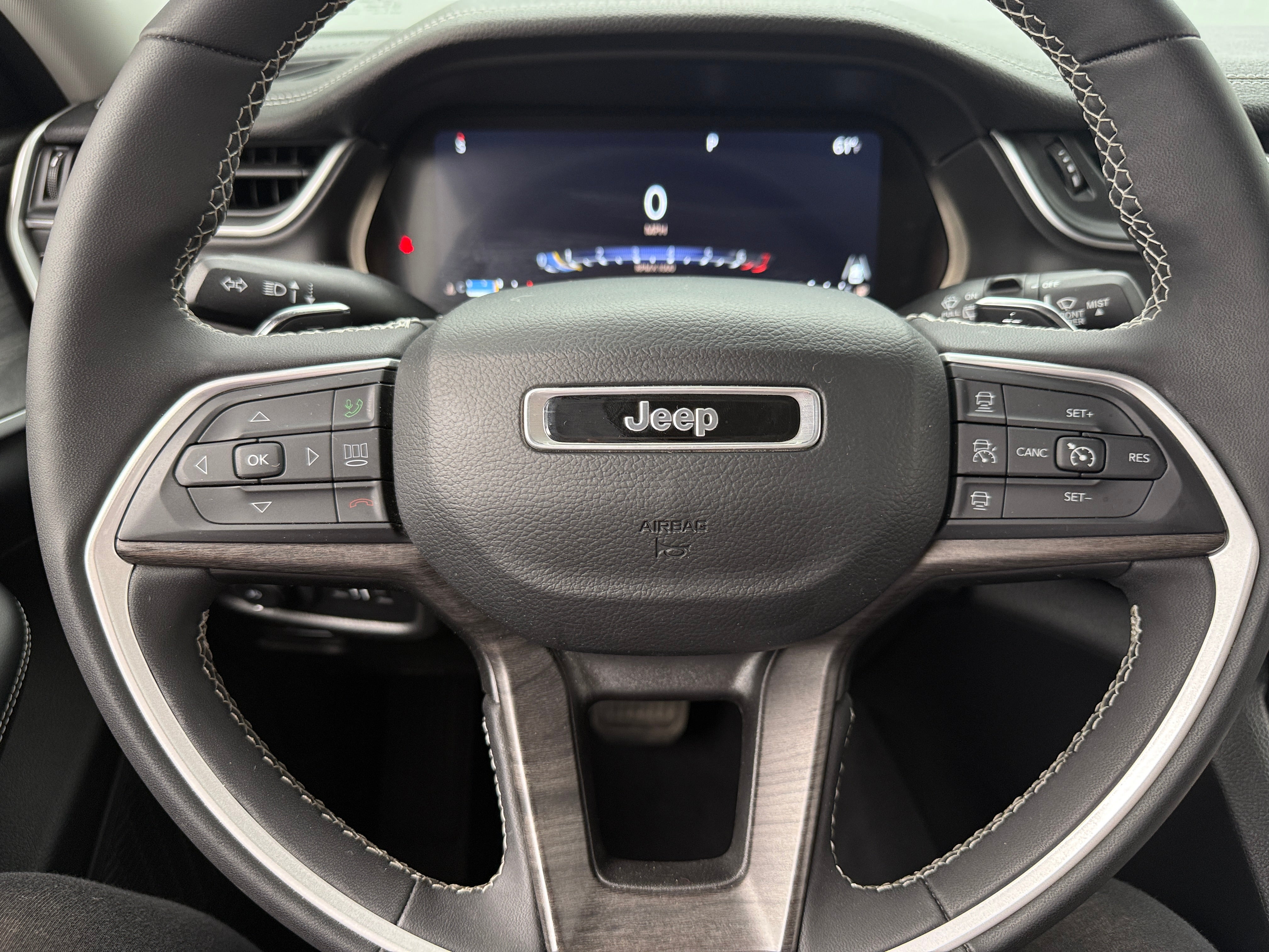 Thumbnail: 2023 Jeep Grand Cherokee - 4