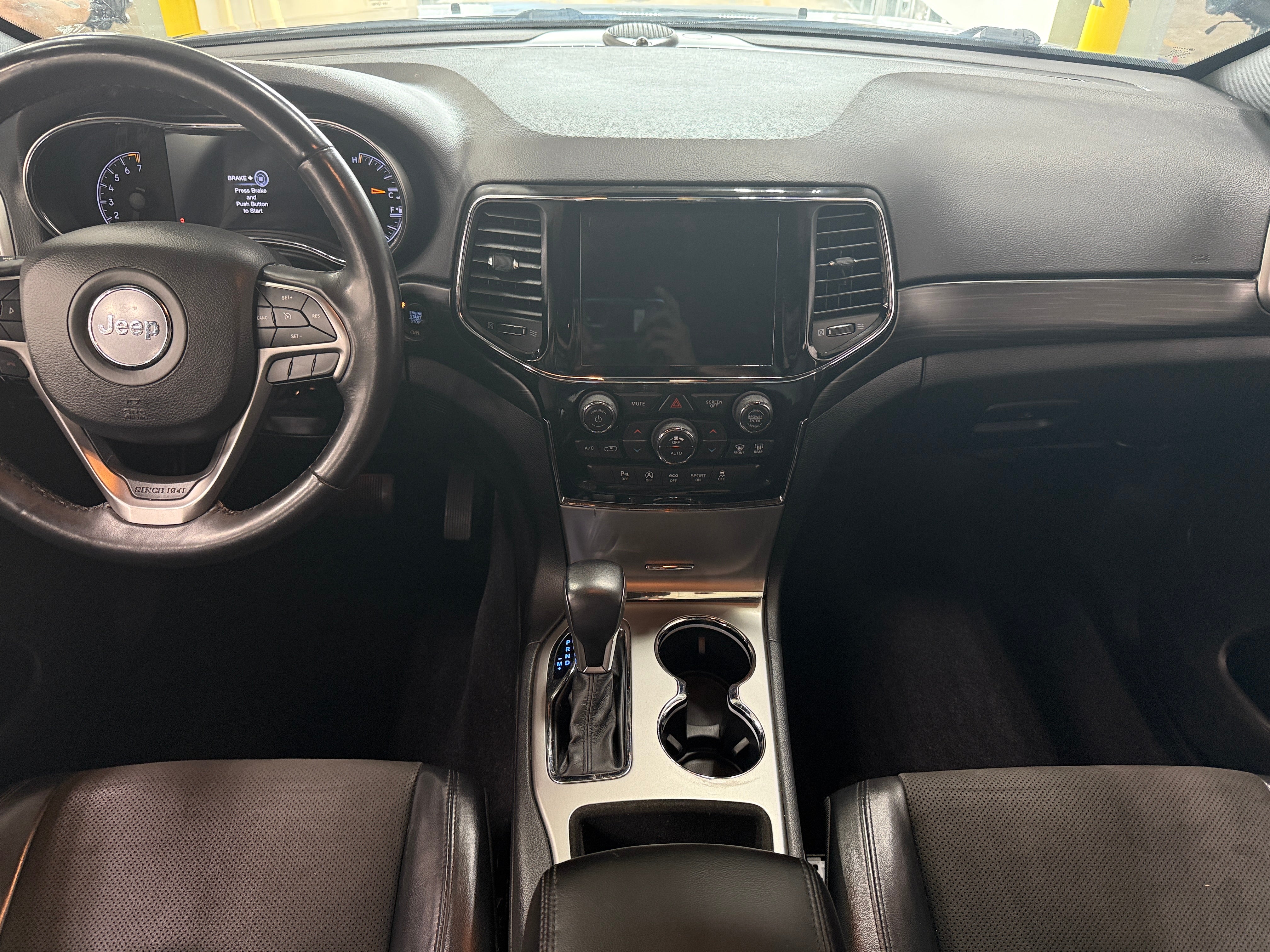 Thumbnail: 2019 Jeep Grand Cherokee - 3