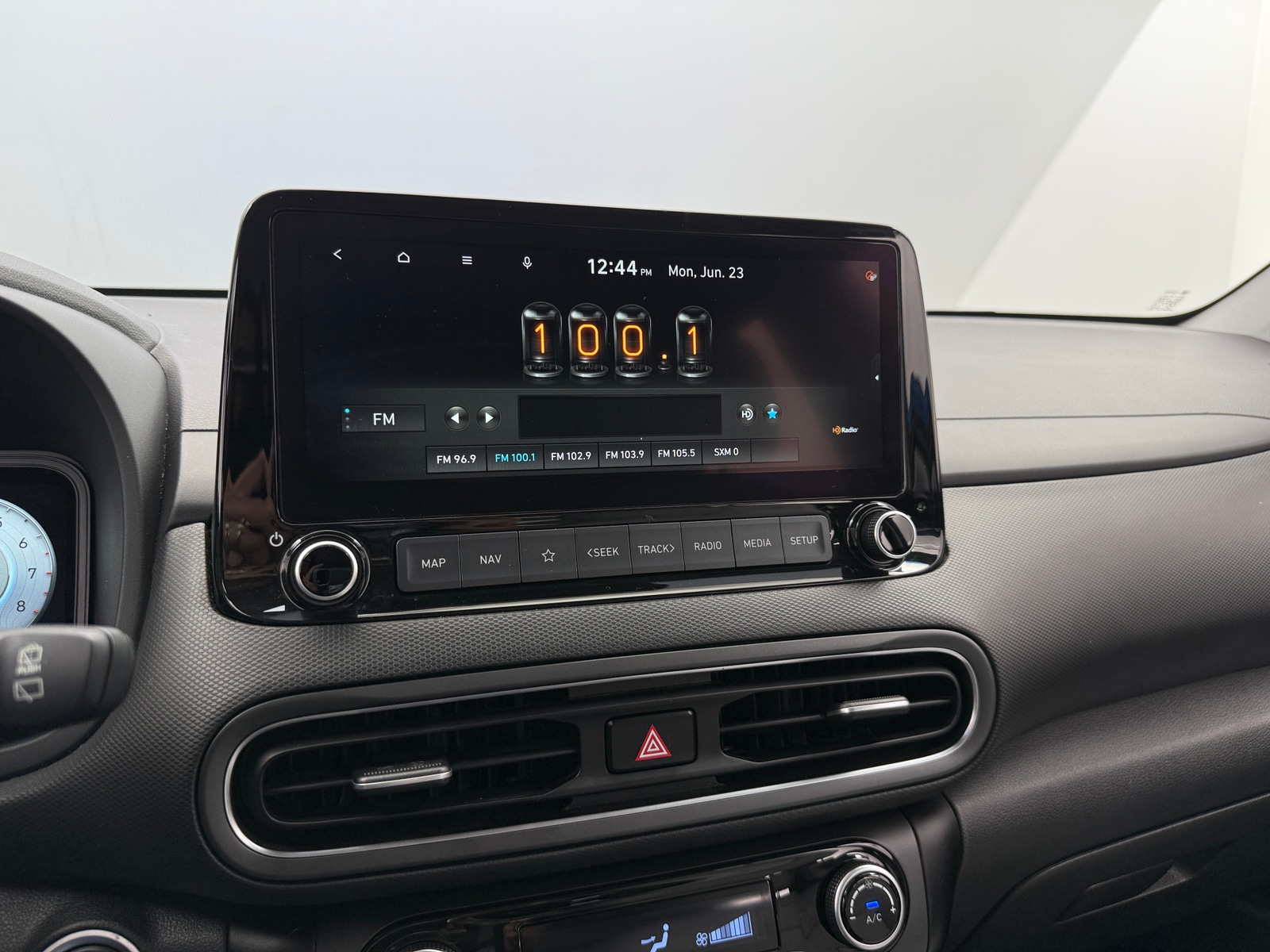 Thumbnail: 2022 Hyundai Kona - 3