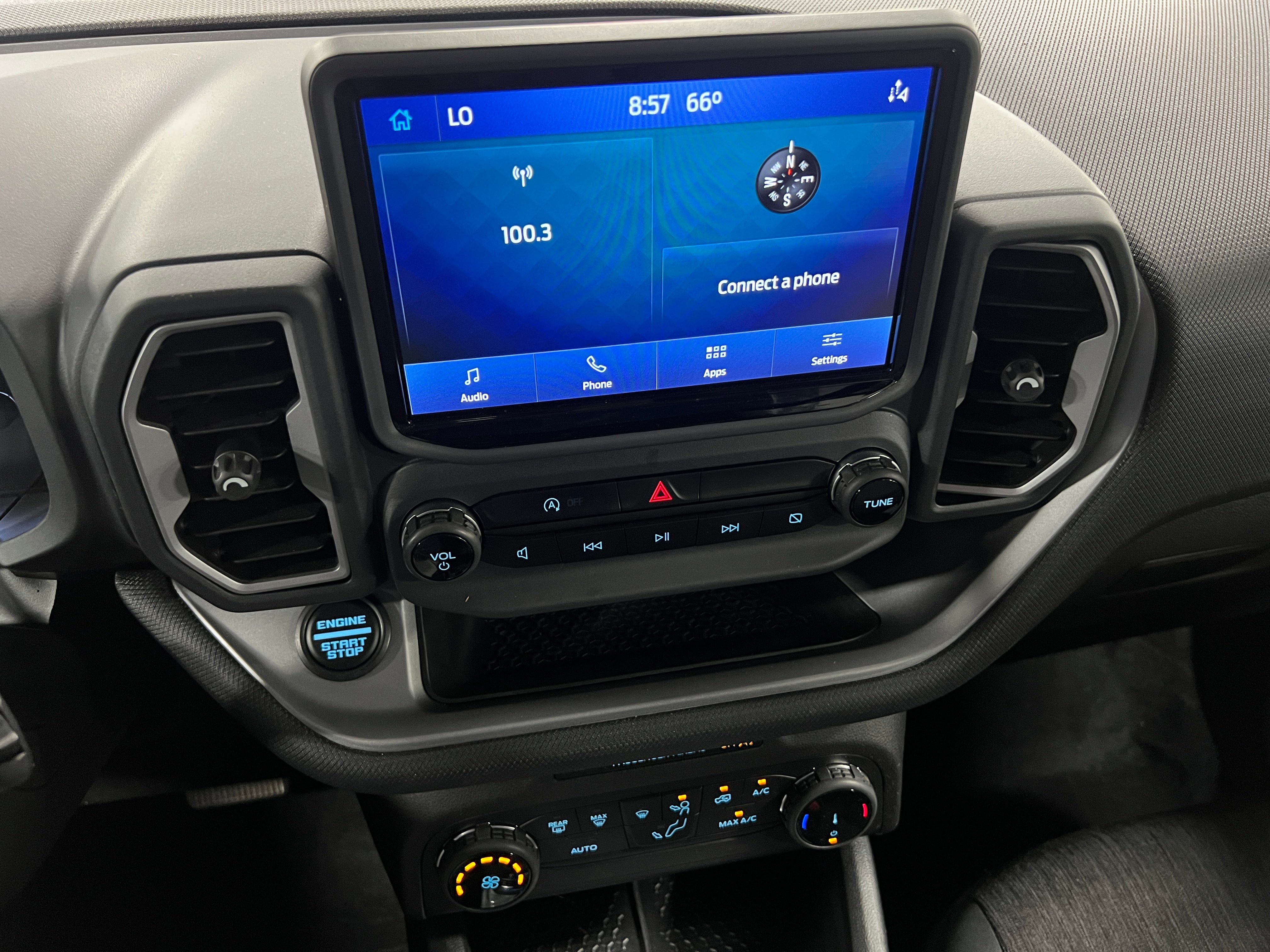 Thumbnail: 2022 Ford Bronco Sport - 4