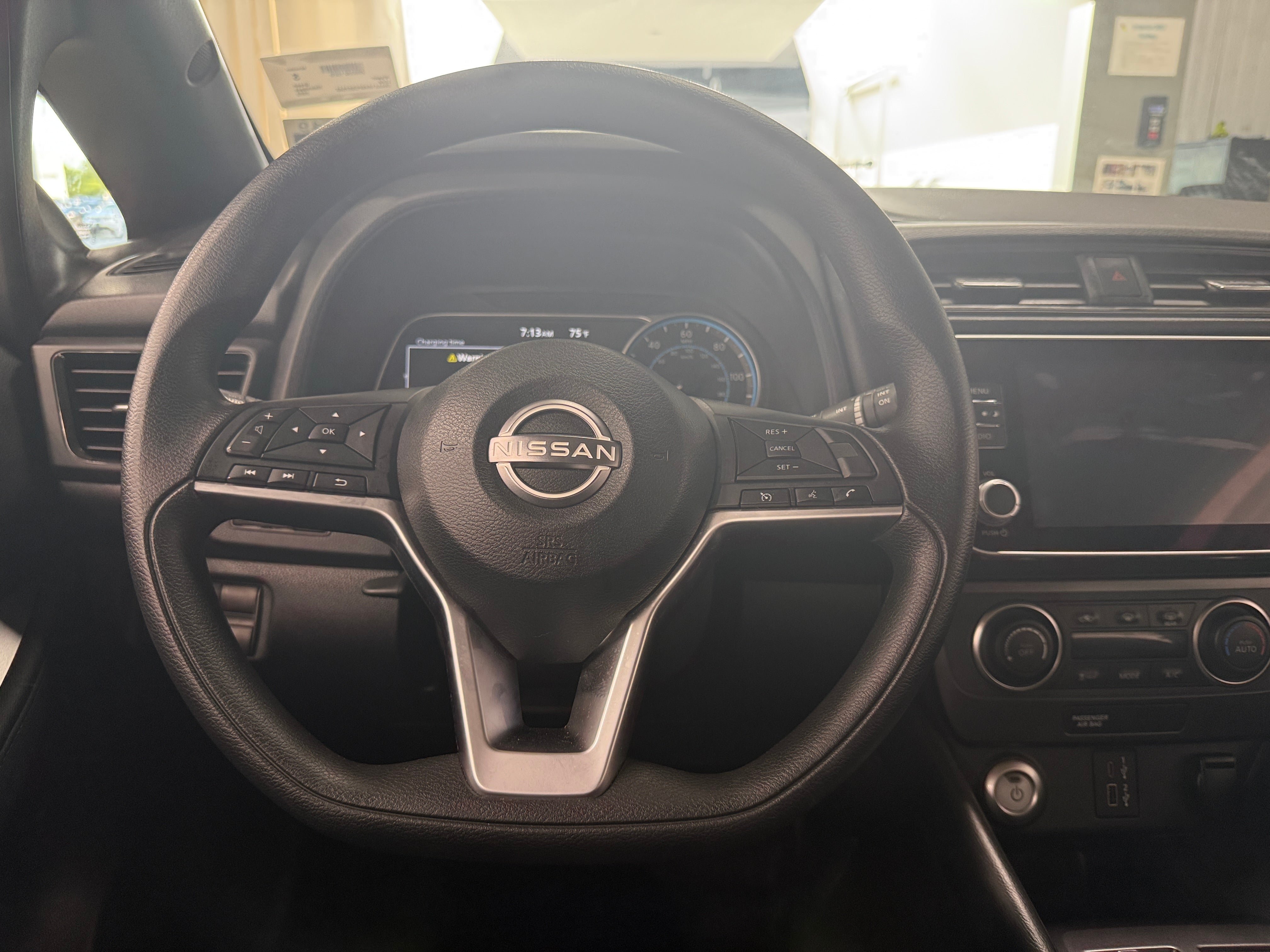 Thumbnail: 2023 Nissan Leaf - 5