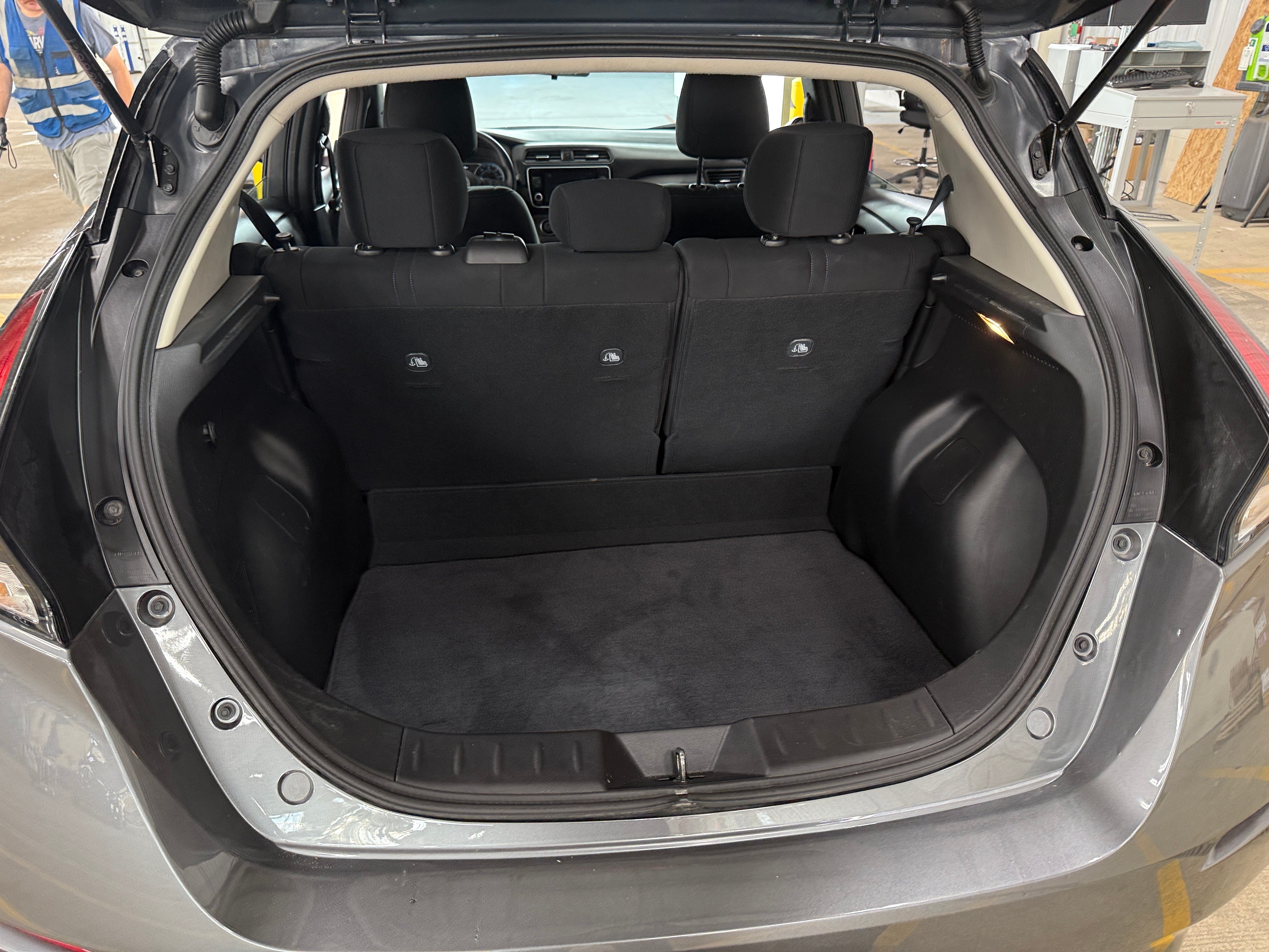 Thumbnail: 2023 Nissan Leaf - 7