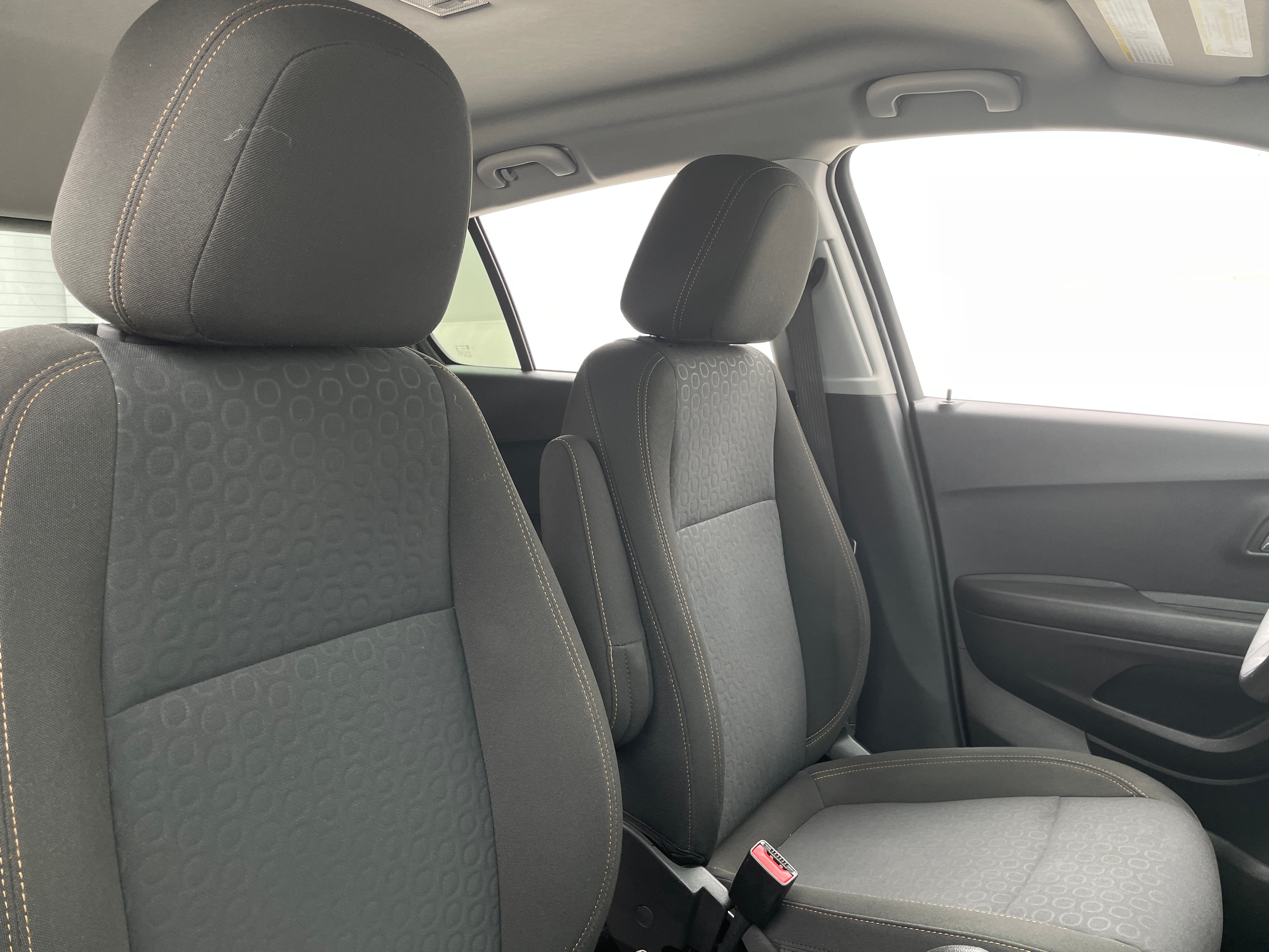 Thumbnail: 2022 Chevrolet Trax - 2