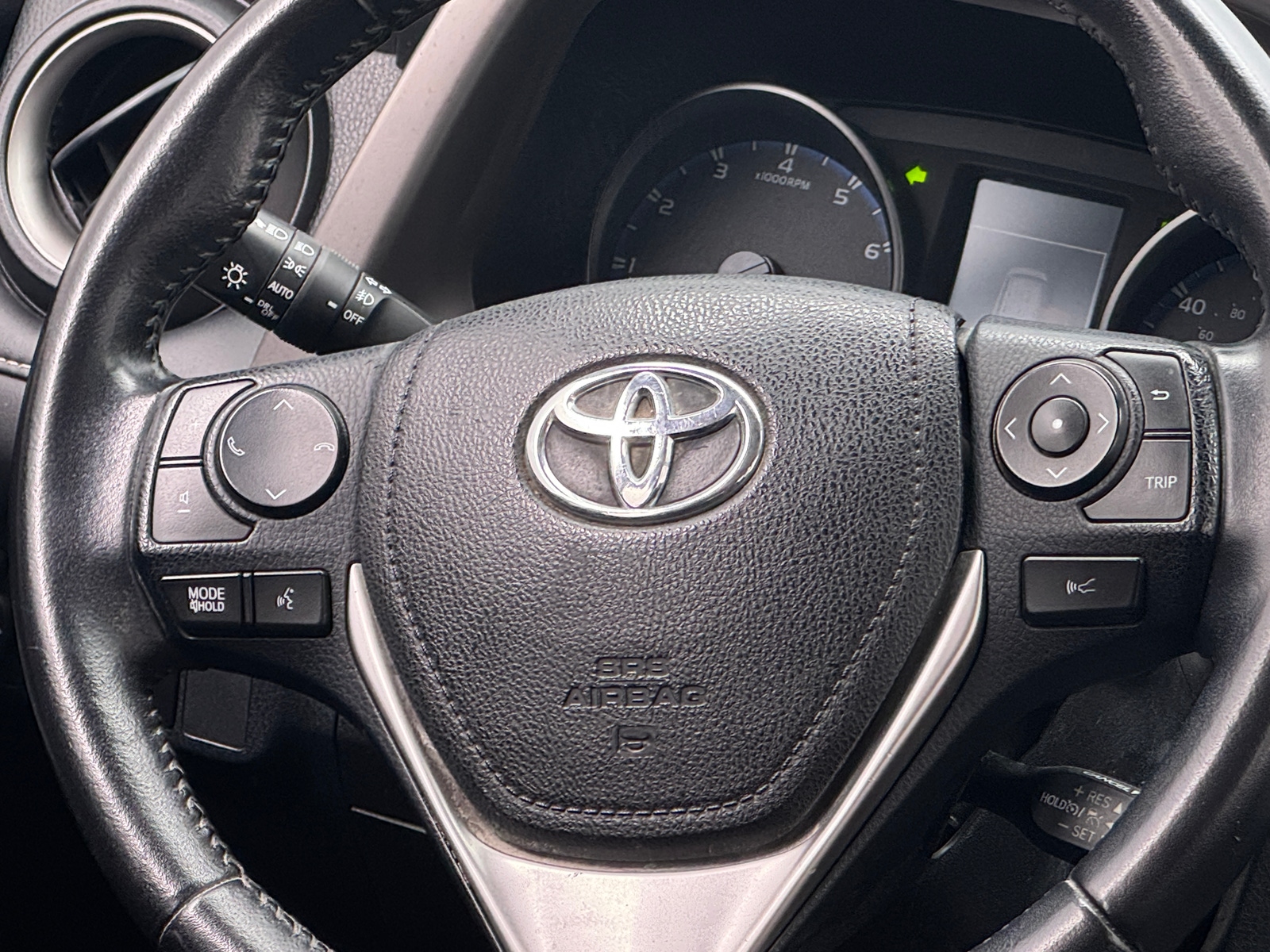 Thumbnail: 2017 Toyota RAV4 - 5