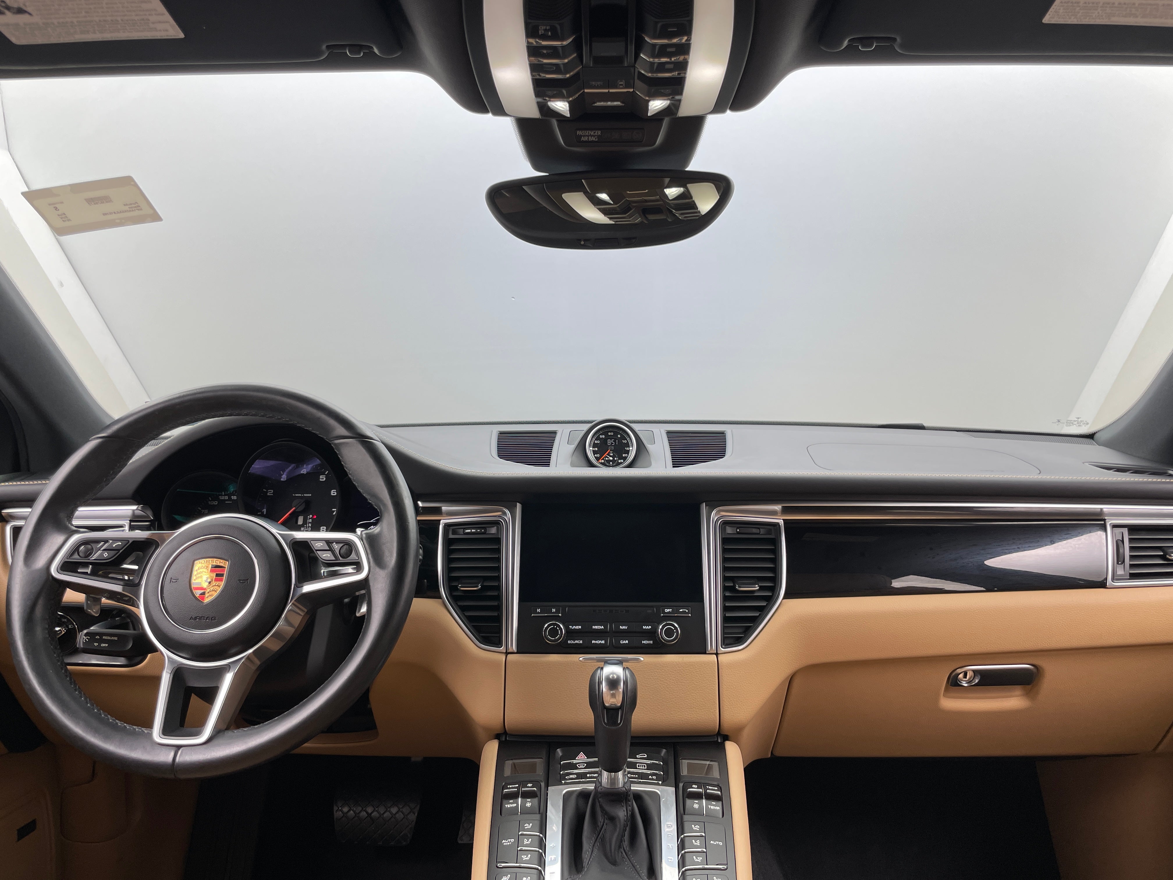 Thumbnail: 2018 Porsche Macan - 2