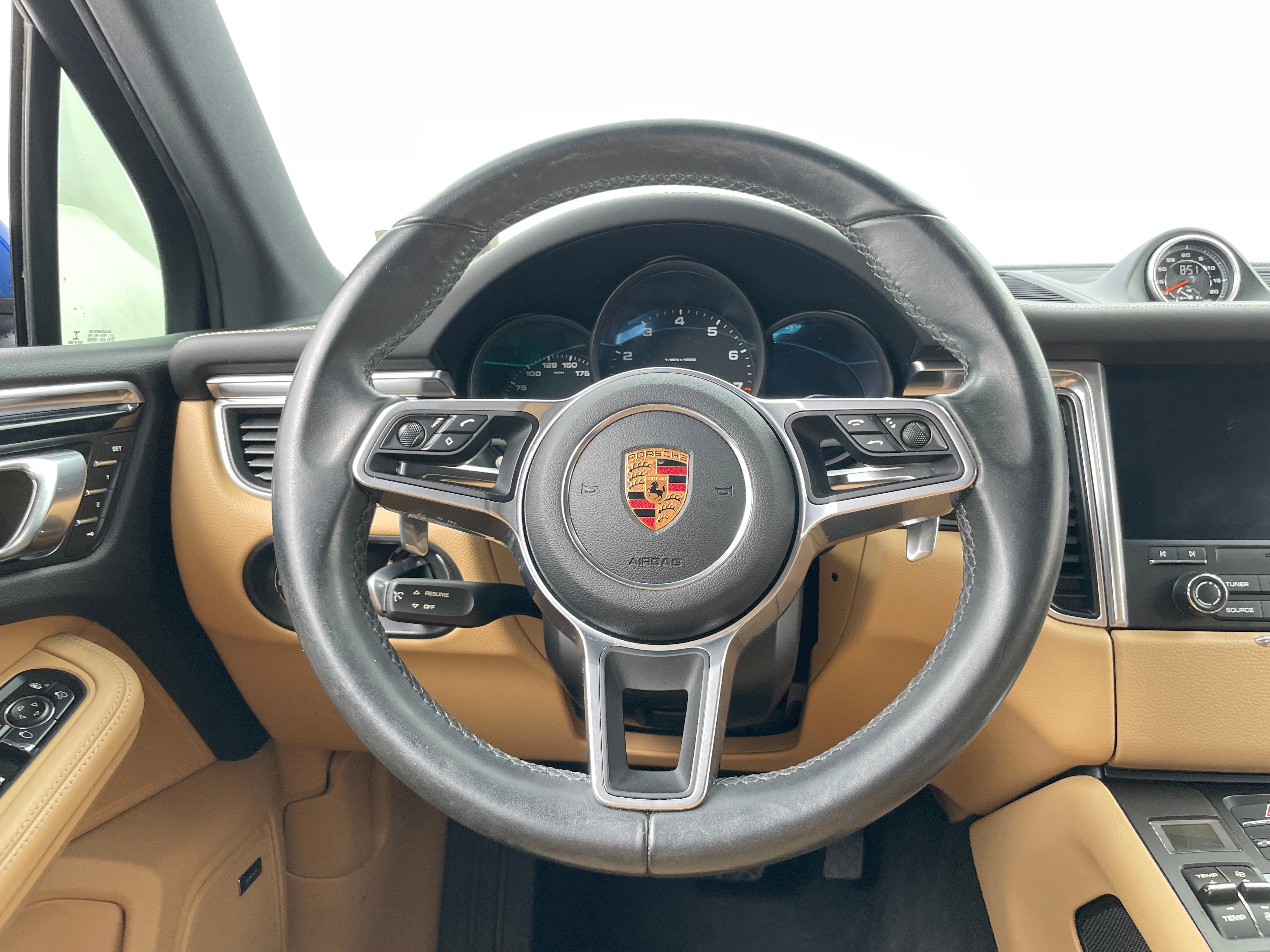 Thumbnail: 2018 Porsche Macan - 4