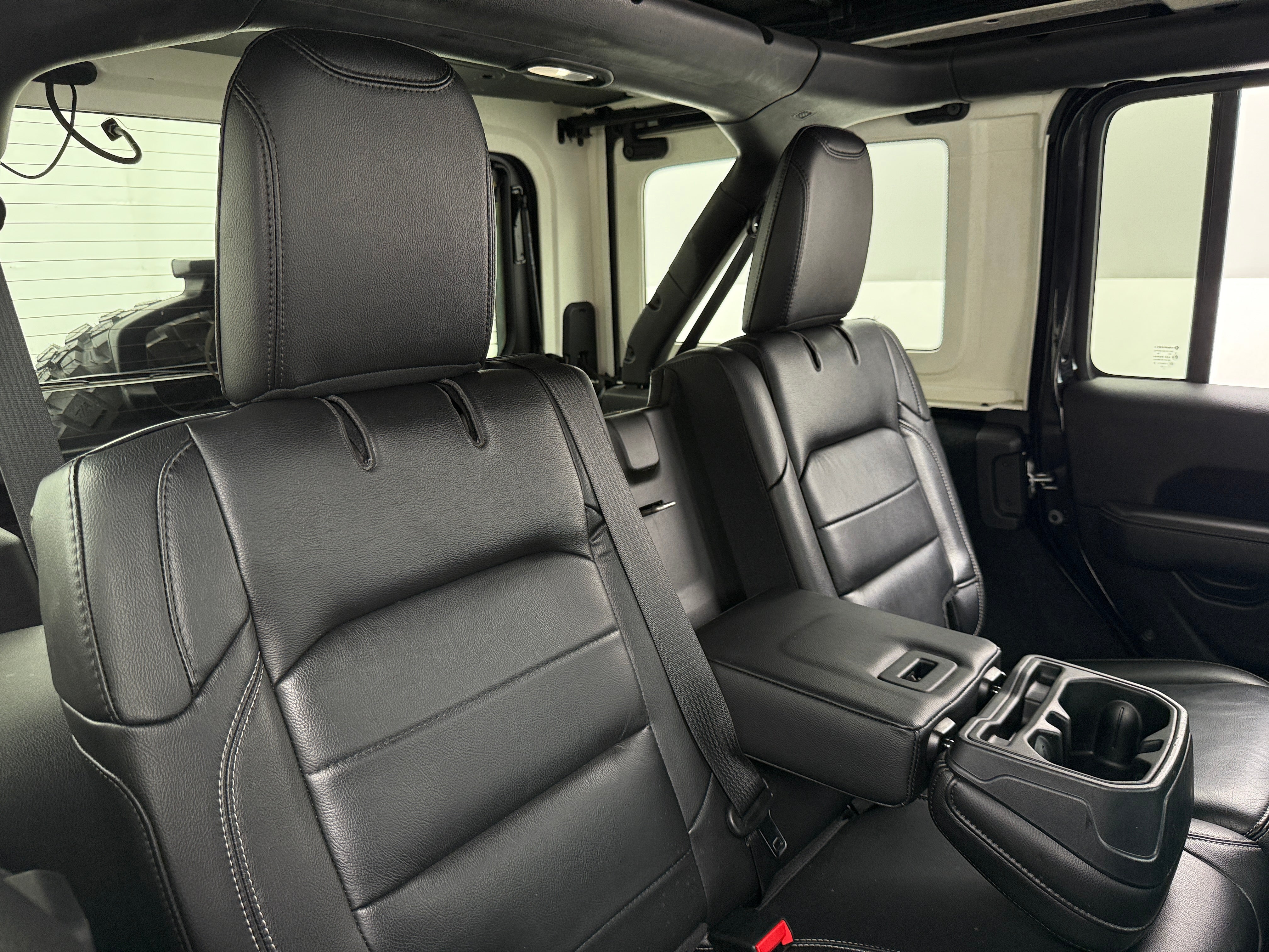 Thumbnail: 2019 Jeep Wrangler - 6