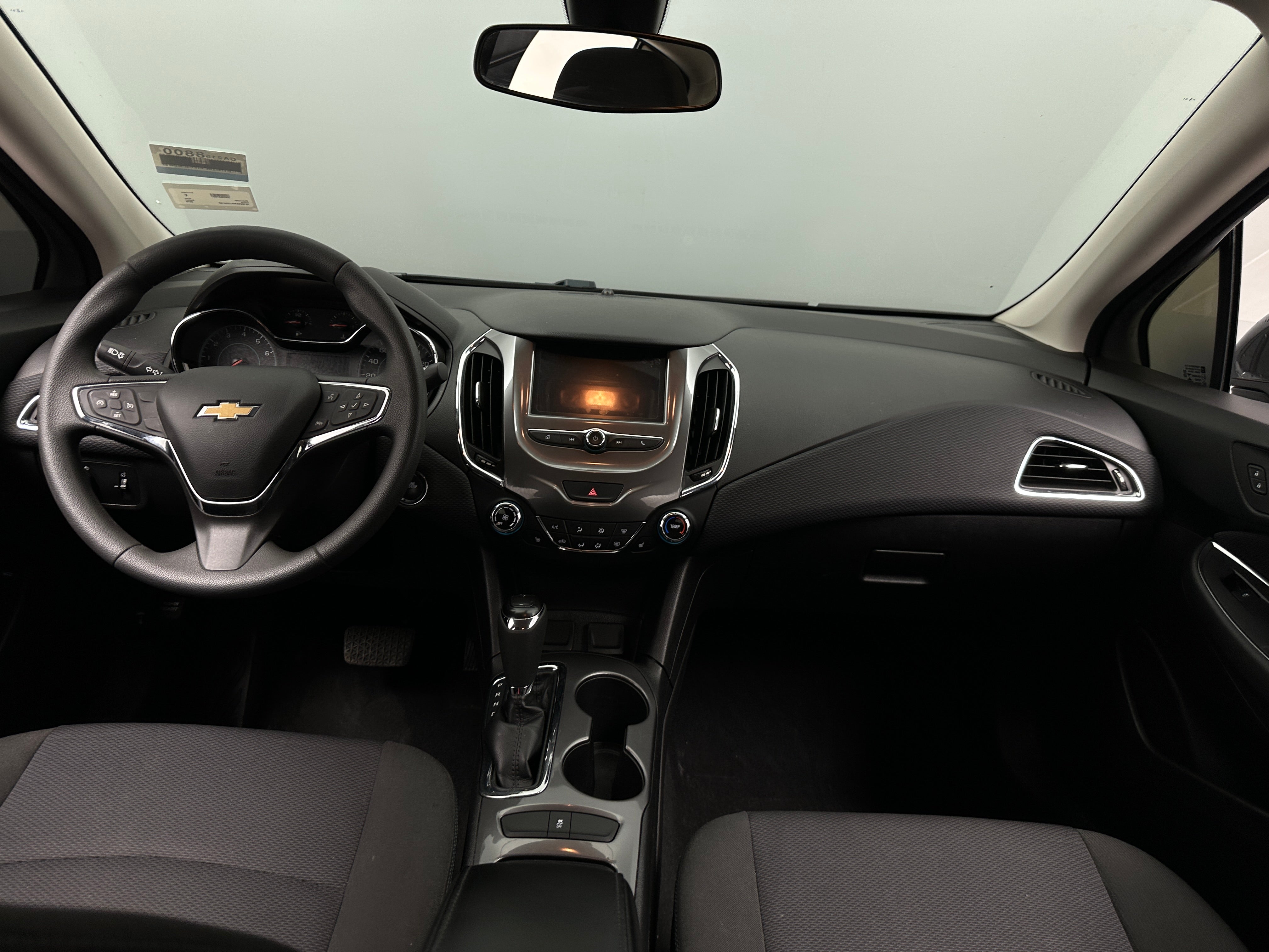 Thumbnail: 2018 Chevrolet Cruze - 3