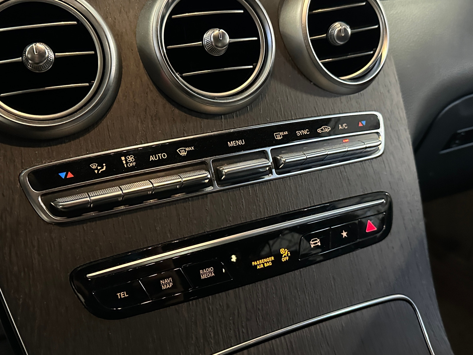 Thumbnail: 2022 Mercedes-Benz GLC - 3