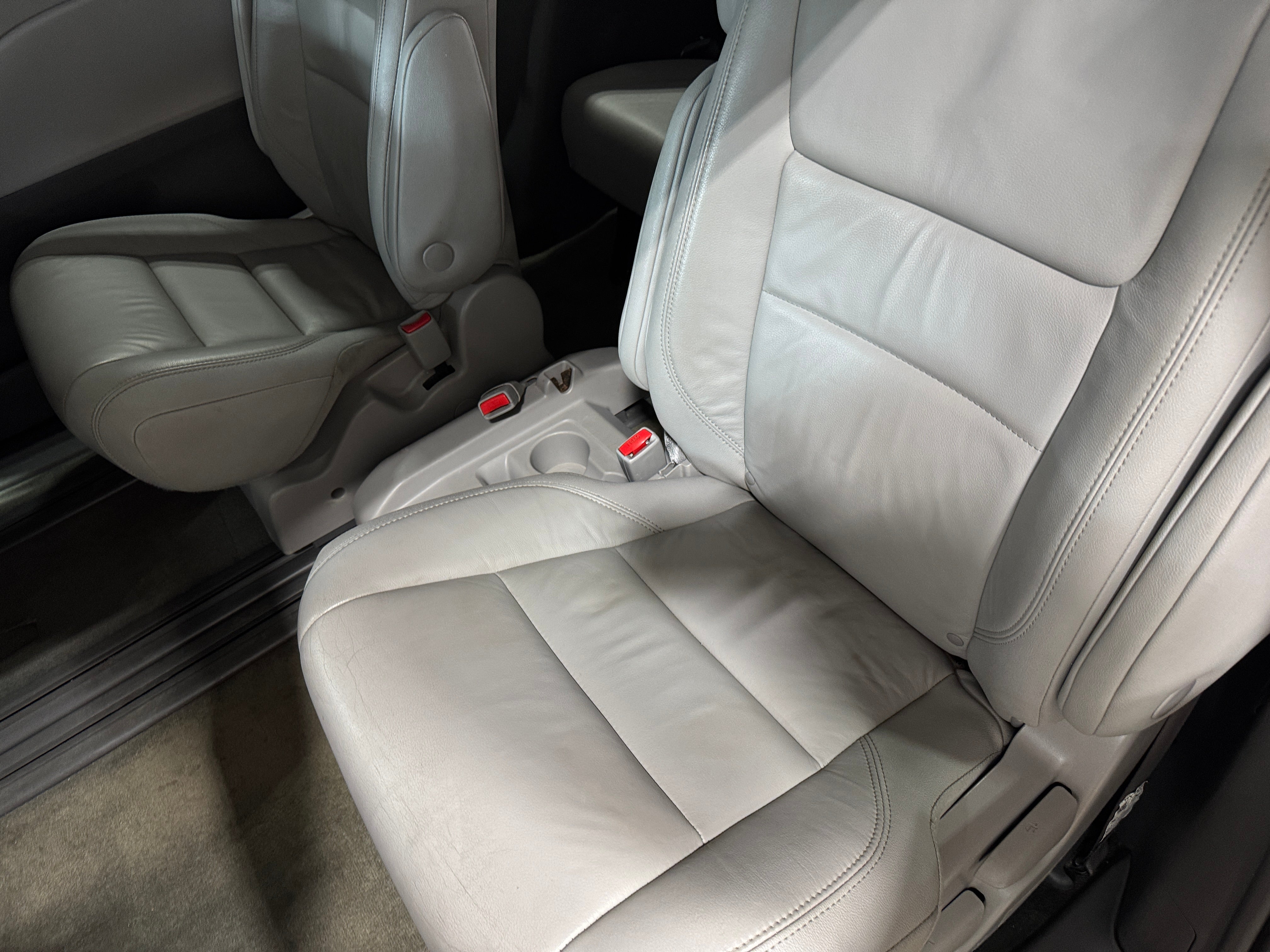Thumbnail: 2019 Toyota Sienna - 5