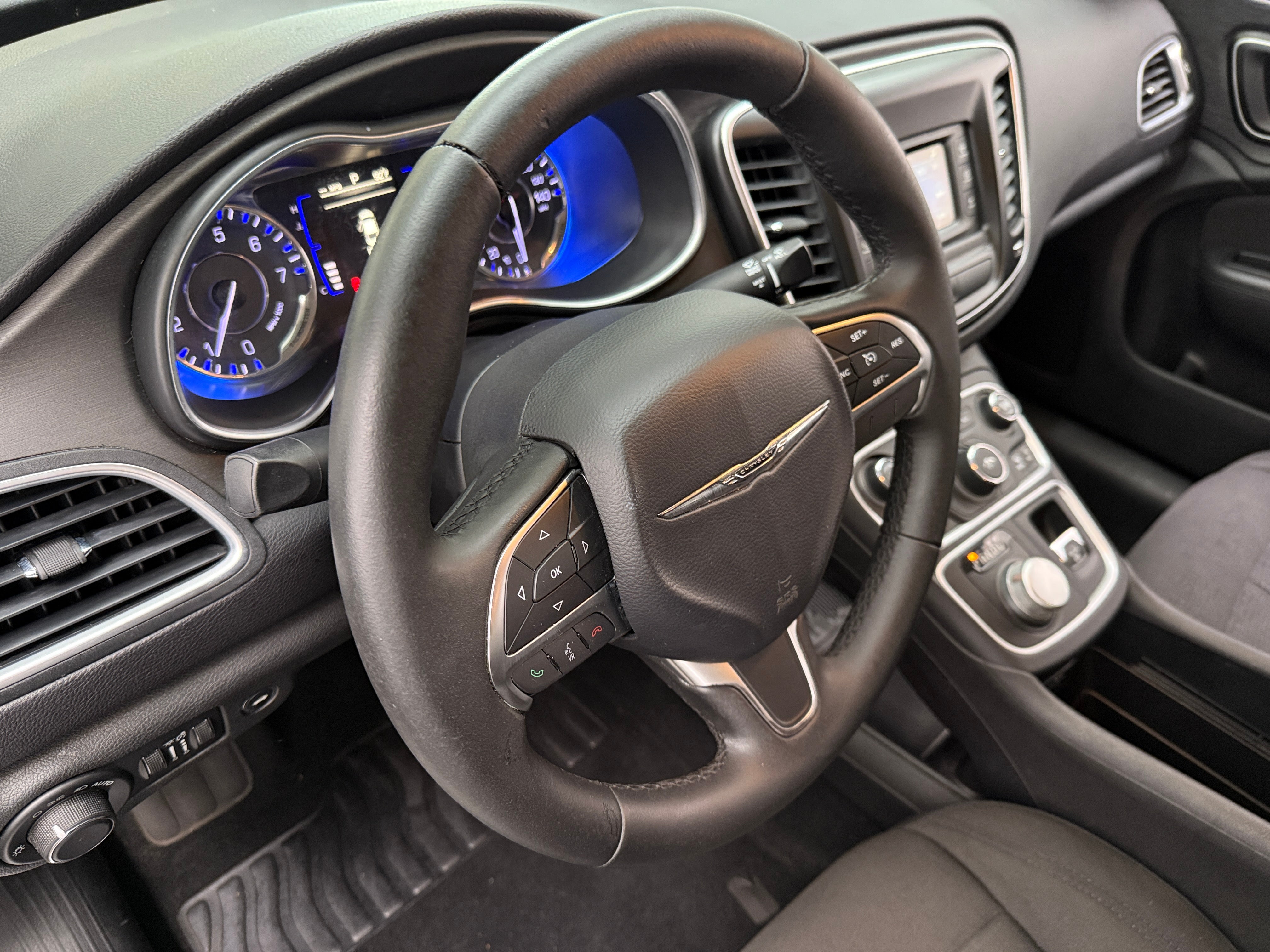 Thumbnail: 2017 Chrysler 200 - 5