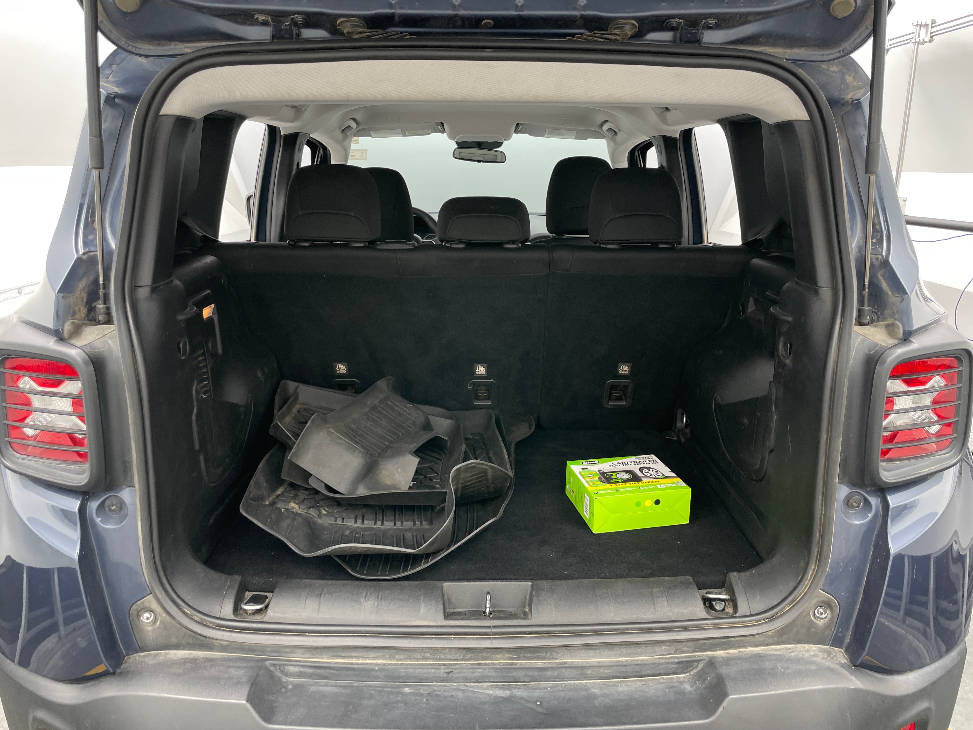 Thumbnail: 2020 Jeep Renegade - 7