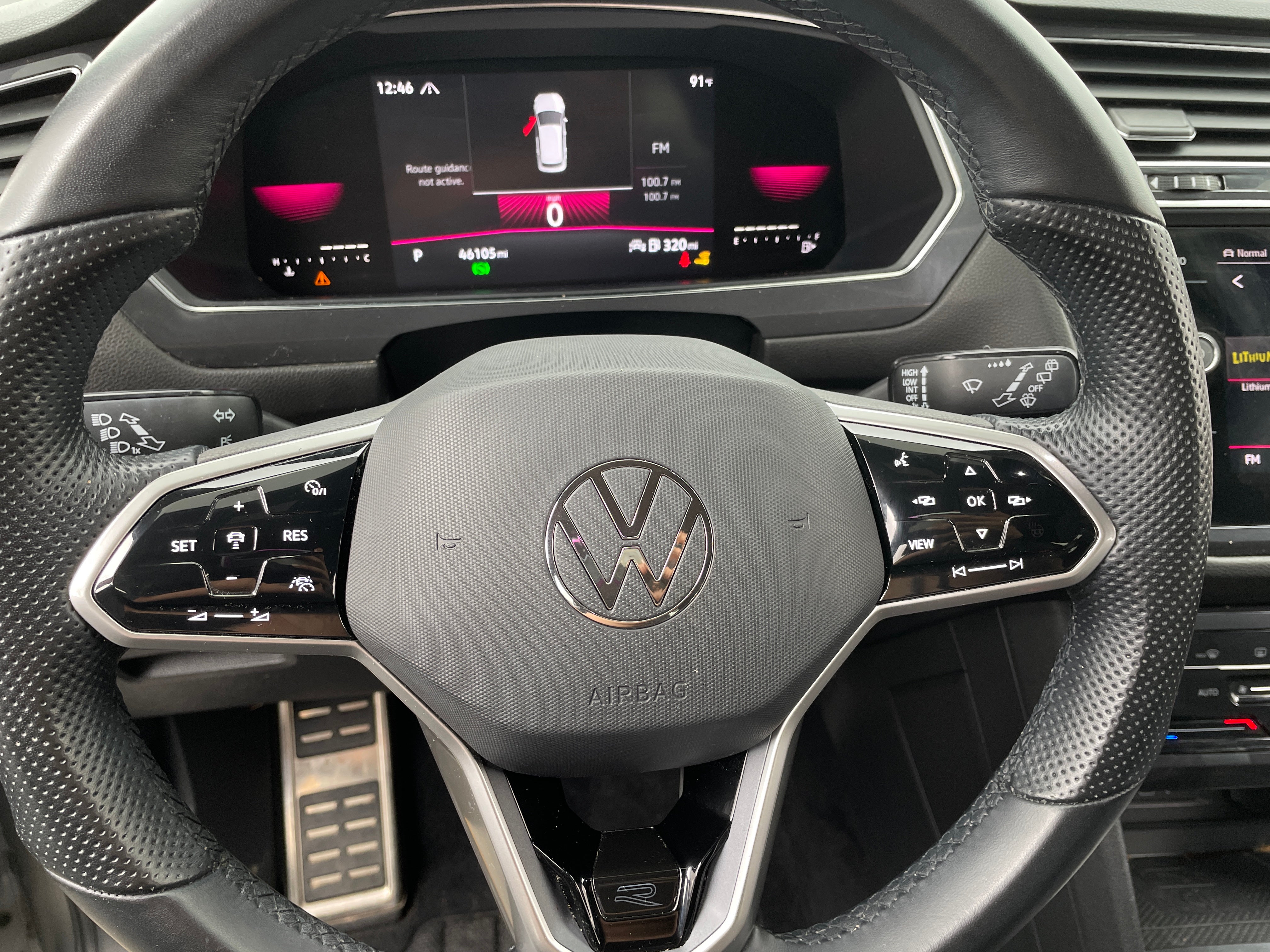 Thumbnail: 2022 Volkswagen Tiguan - 4