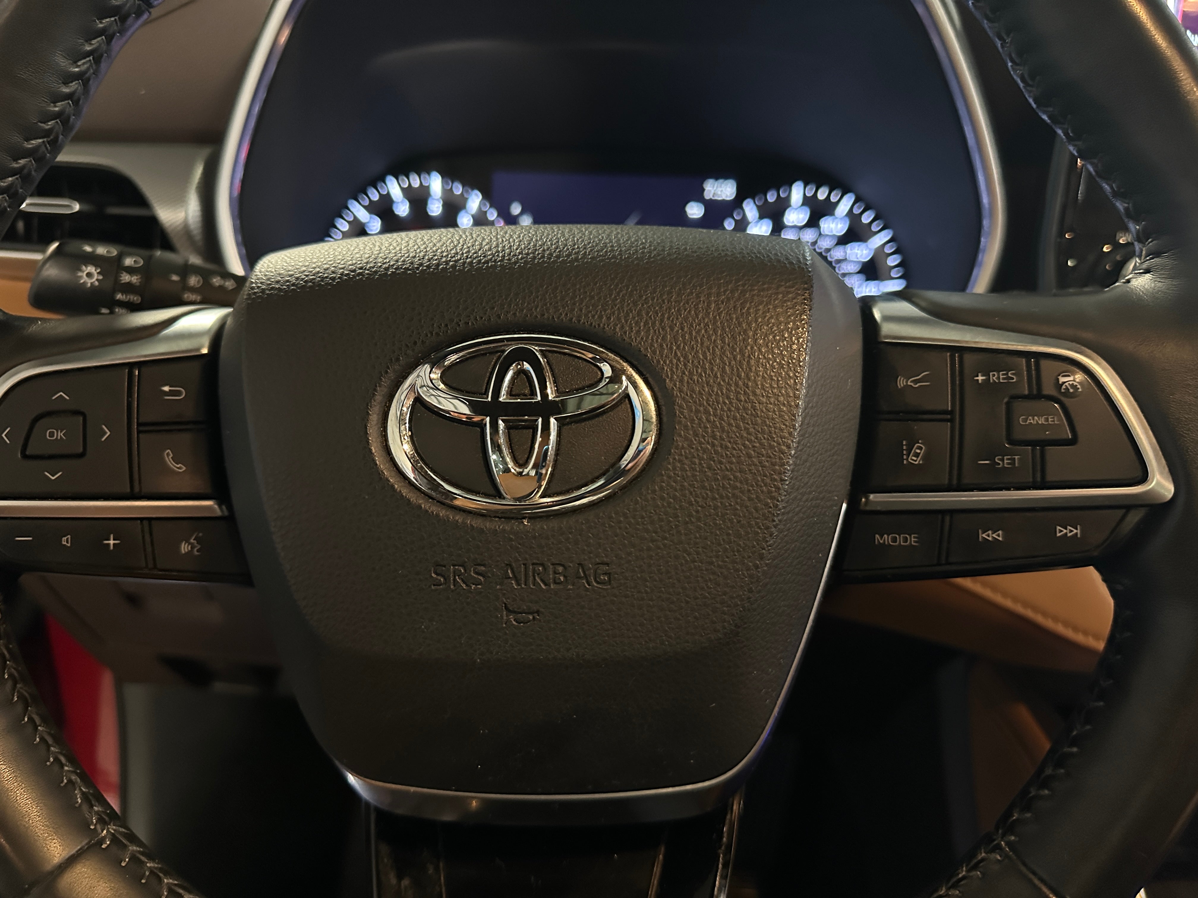 Thumbnail: 2020 Toyota Highlander - 4